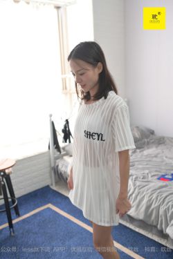 [IESS异思趣向]第N种幻想 孤单的周末③ 小六 小裙子+尖头鞋+穿鞋玩水 丝袜套图