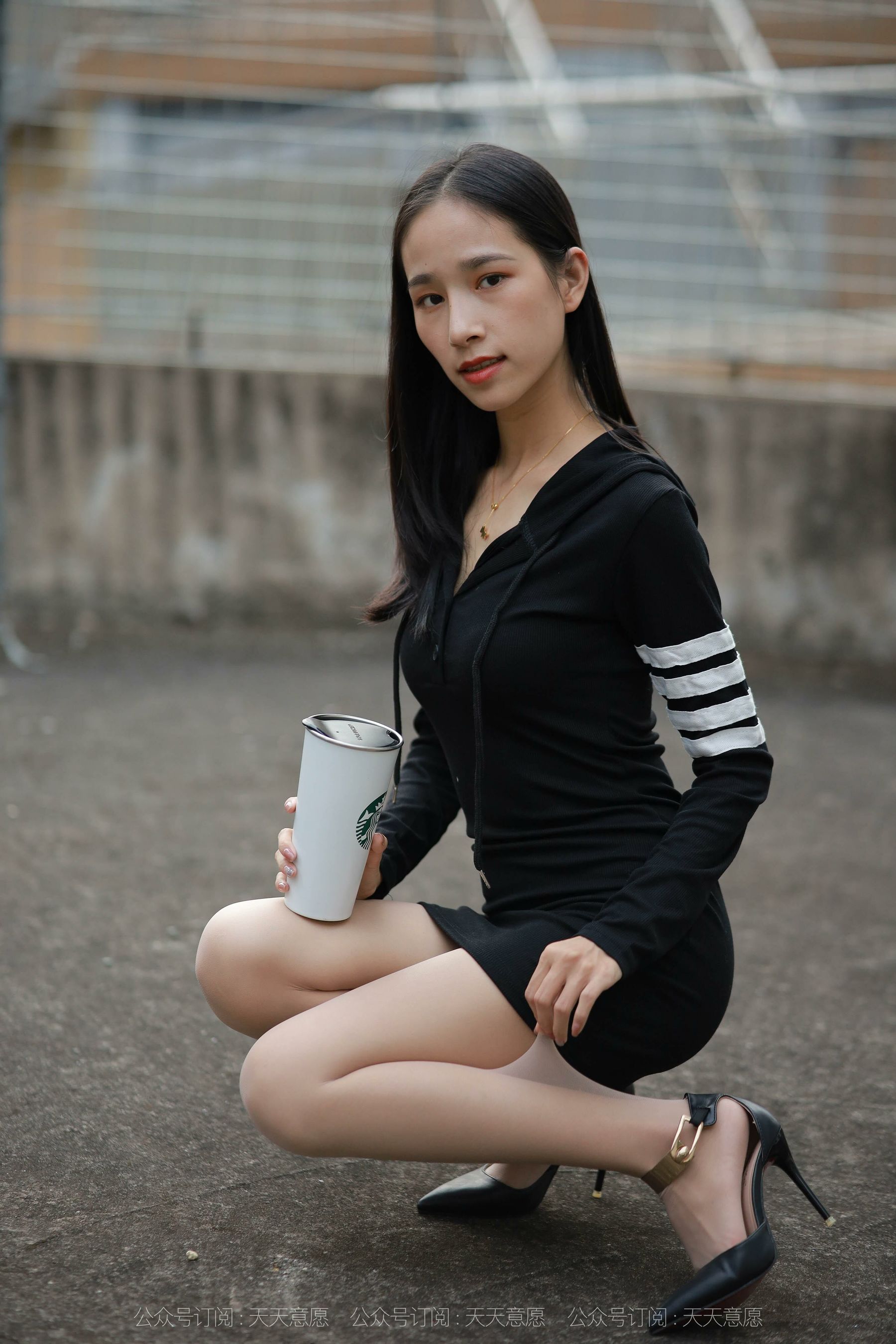 [异思趣向IESS]  模特 美子 《天台大长腿》第14张