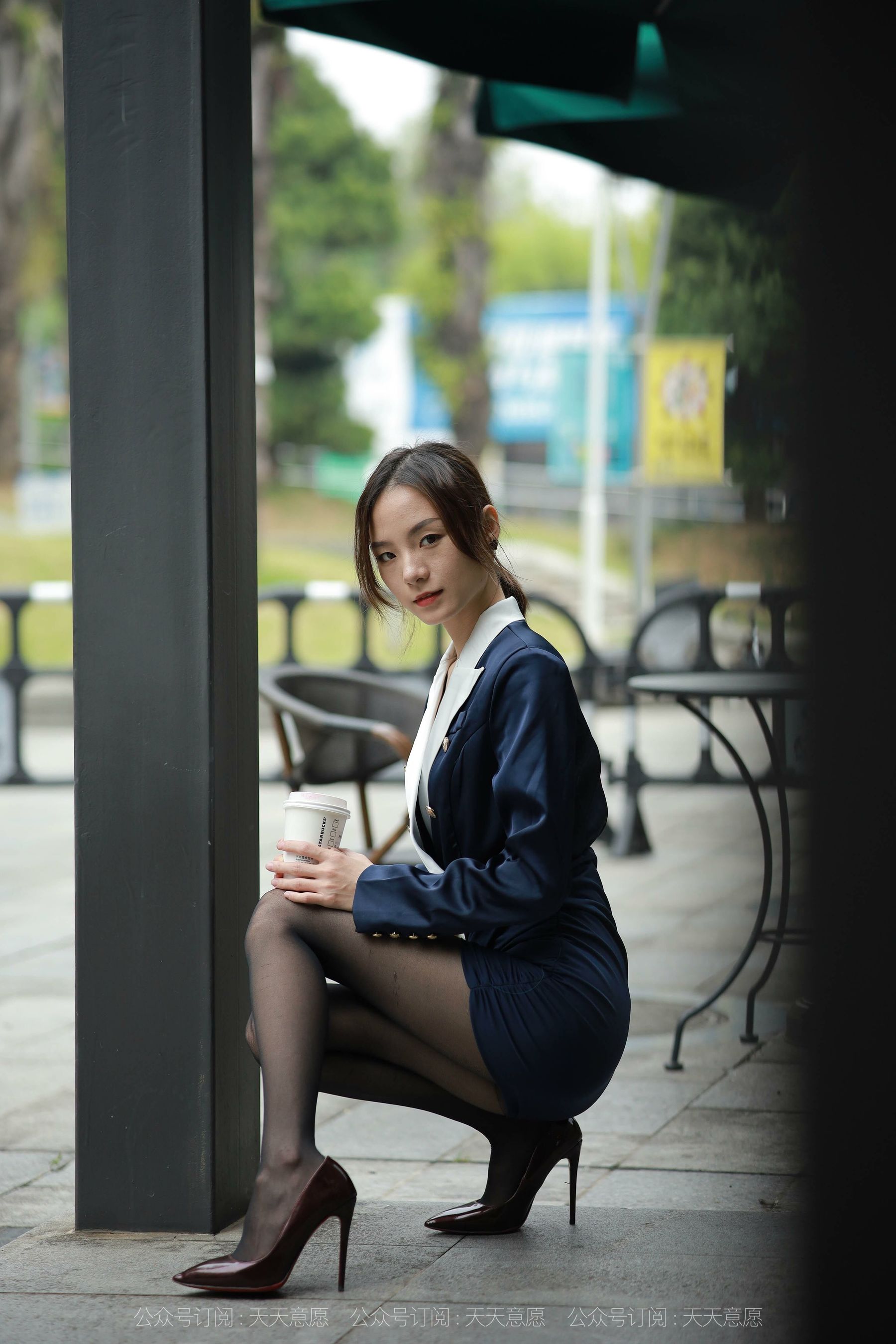 [异思趣向IESS]  模特 小六 《姓感包臀职业装》第16张