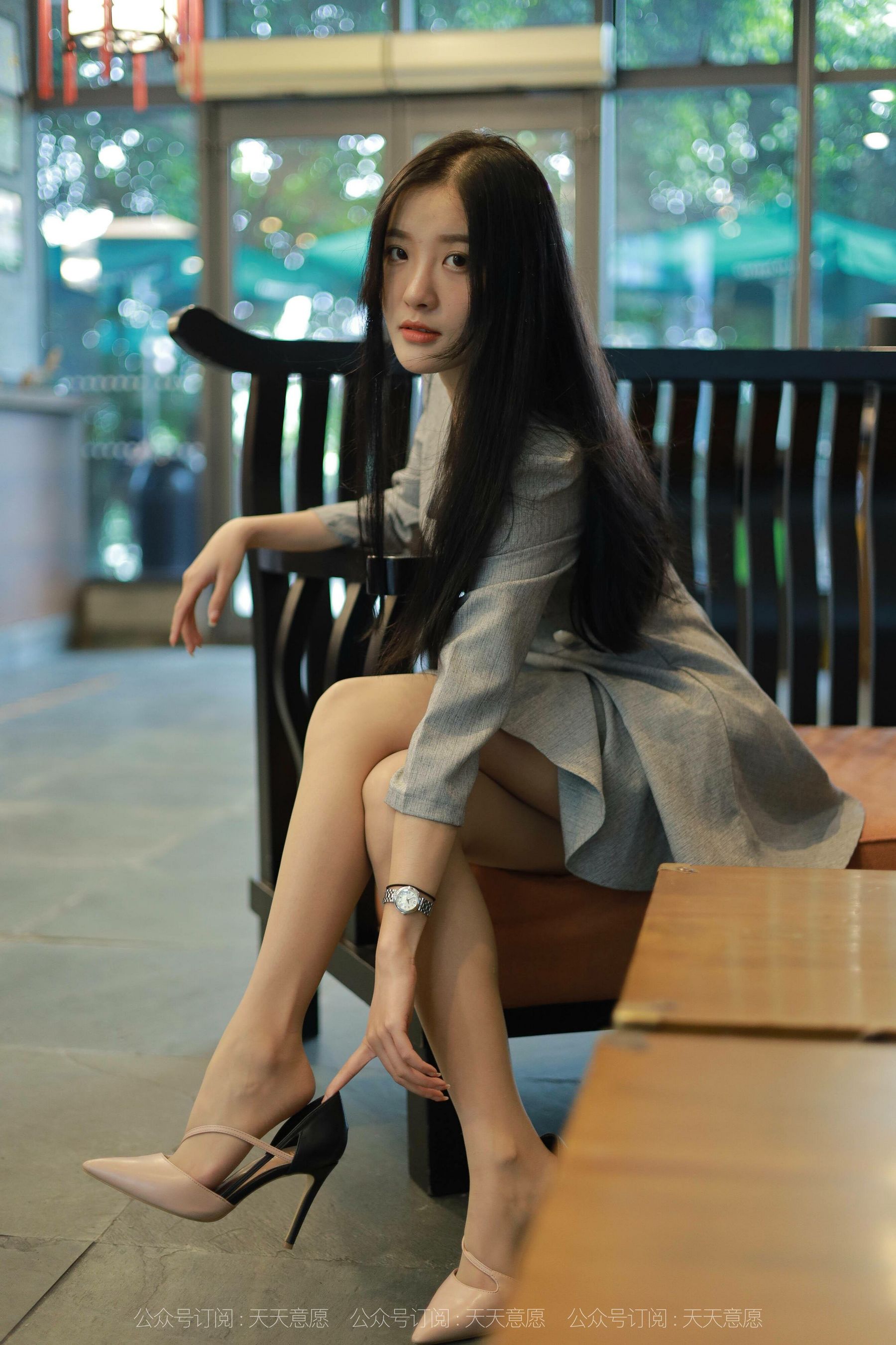 [异思趣向IESS]  模特 婉苹 《美女配咖啡》第1张