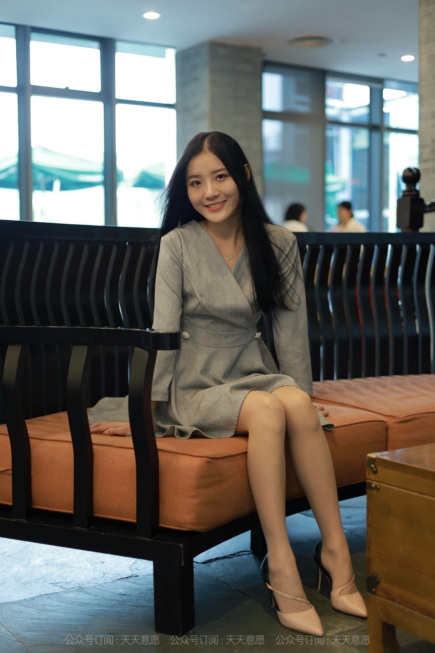 [异思趣向IESS]  模特 婉苹 《美女配咖啡》第9张