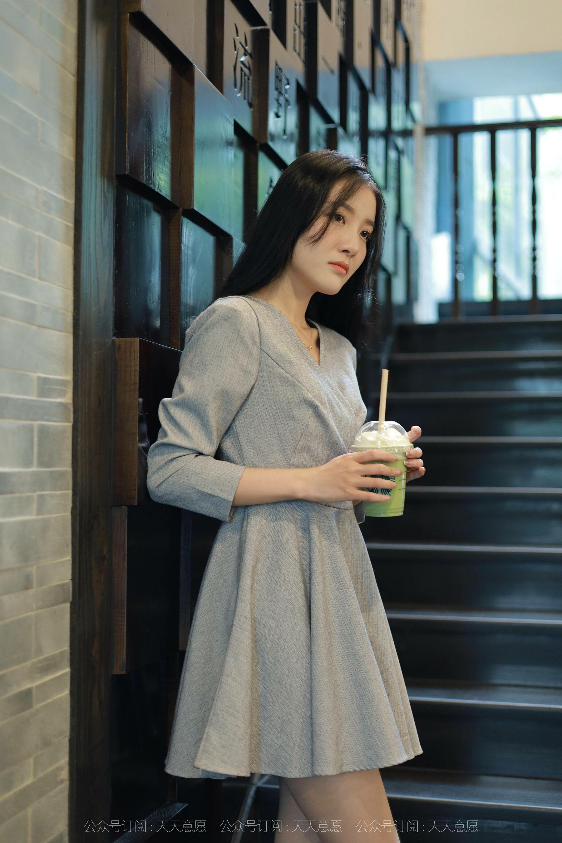 [异思趣向IESS]  模特 婉苹 《美女配咖啡》第12张