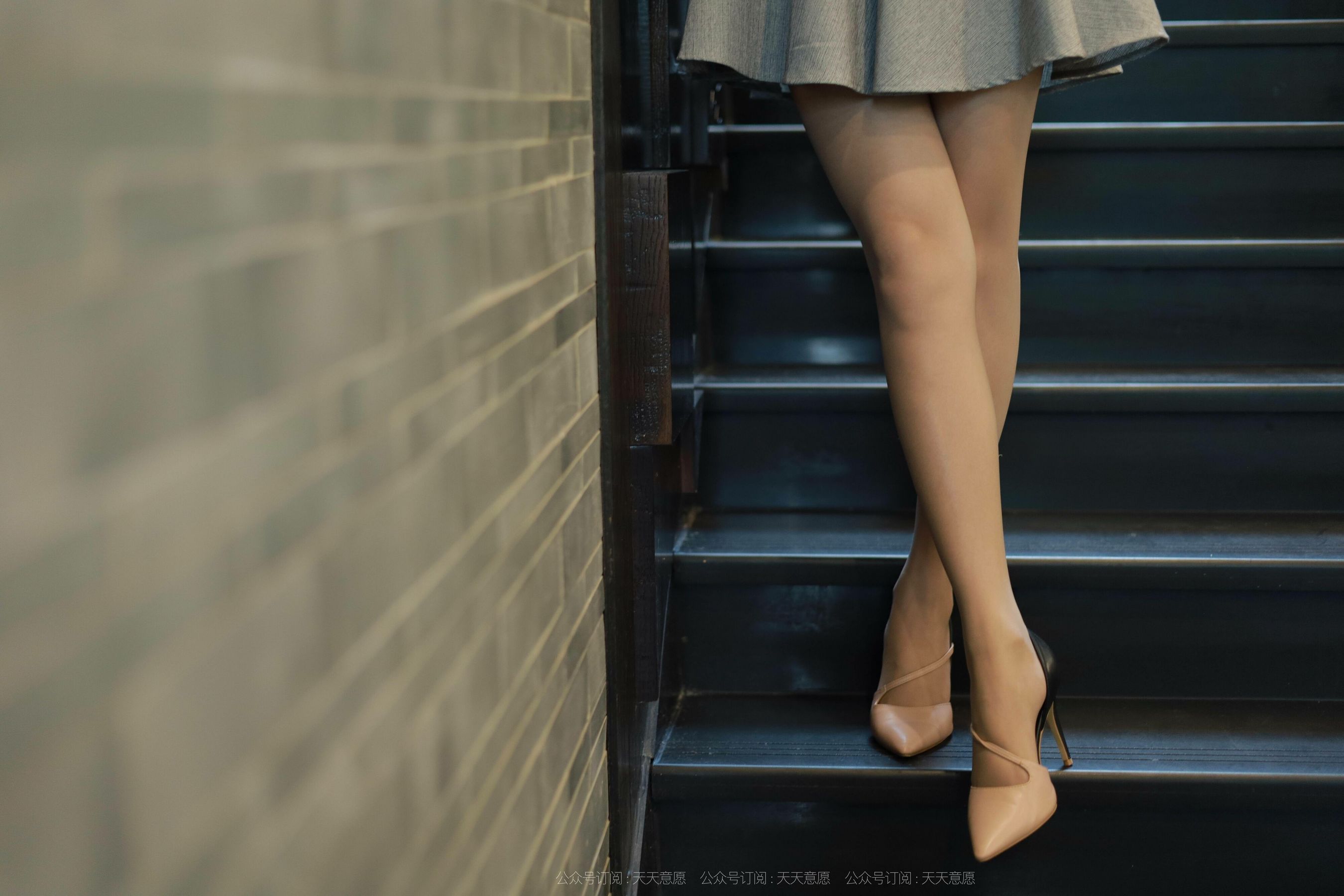 [异思趣向IESS]  模特 婉苹 《美女配咖啡》第13张