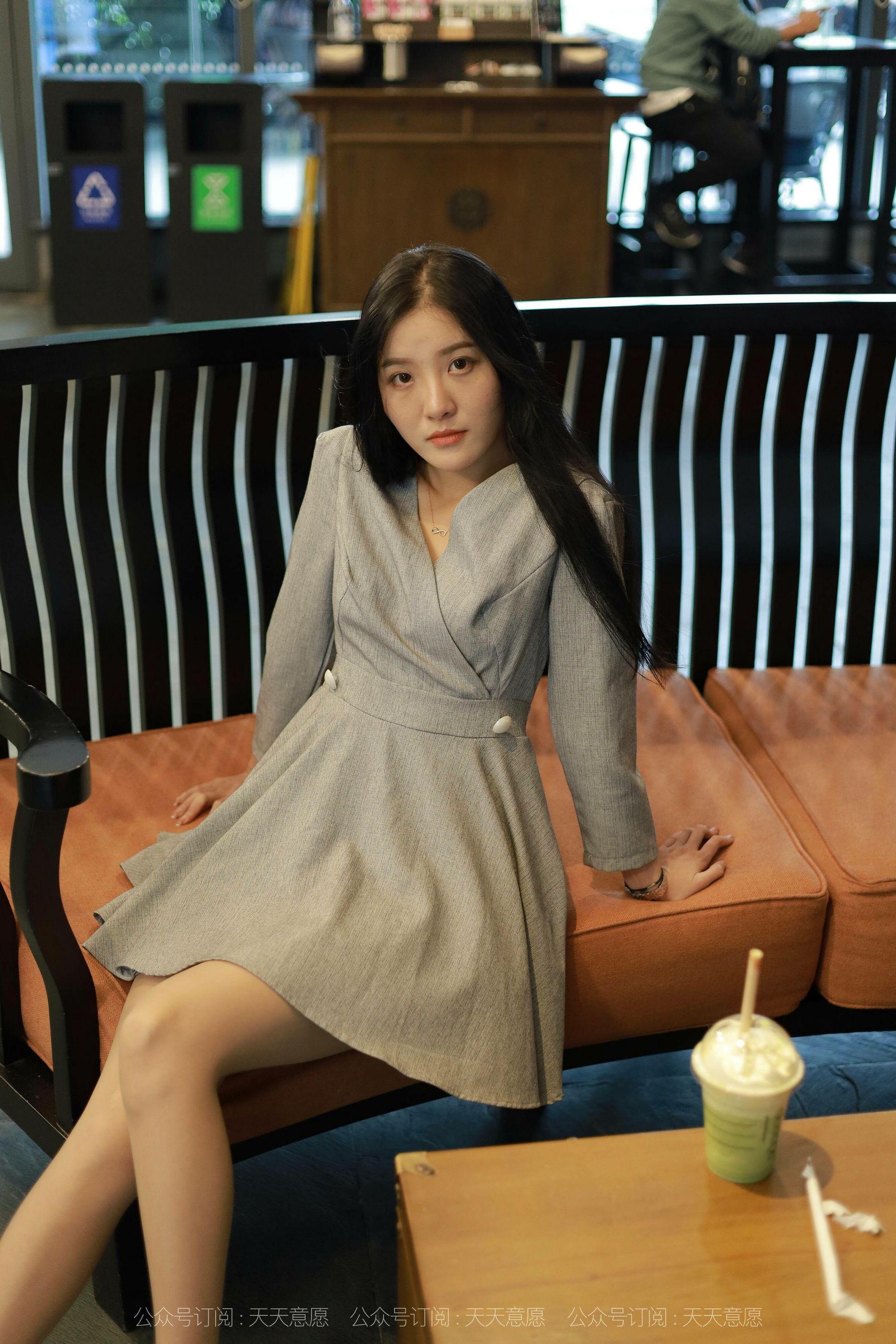 [异思趣向IESS]  模特 婉苹 《美女配咖啡》第15张