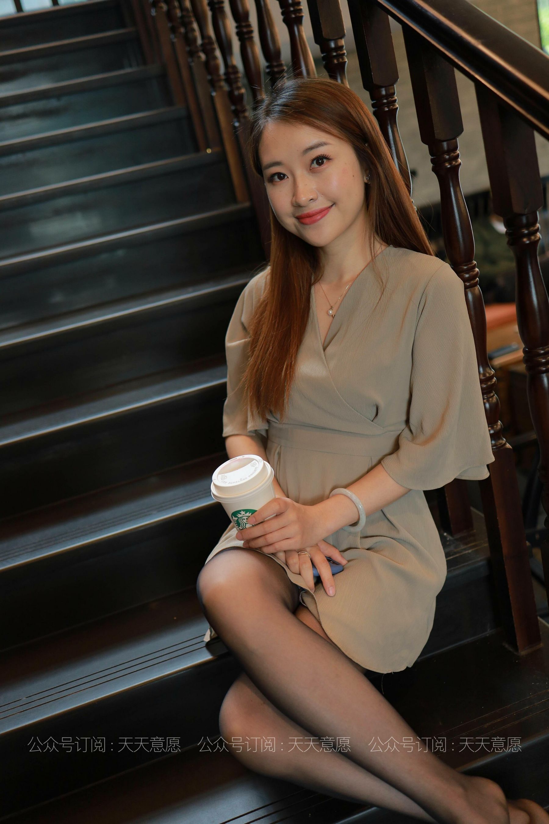 [IESS异思趣向]  模特：小婕《红色跟底一身轻》第6张