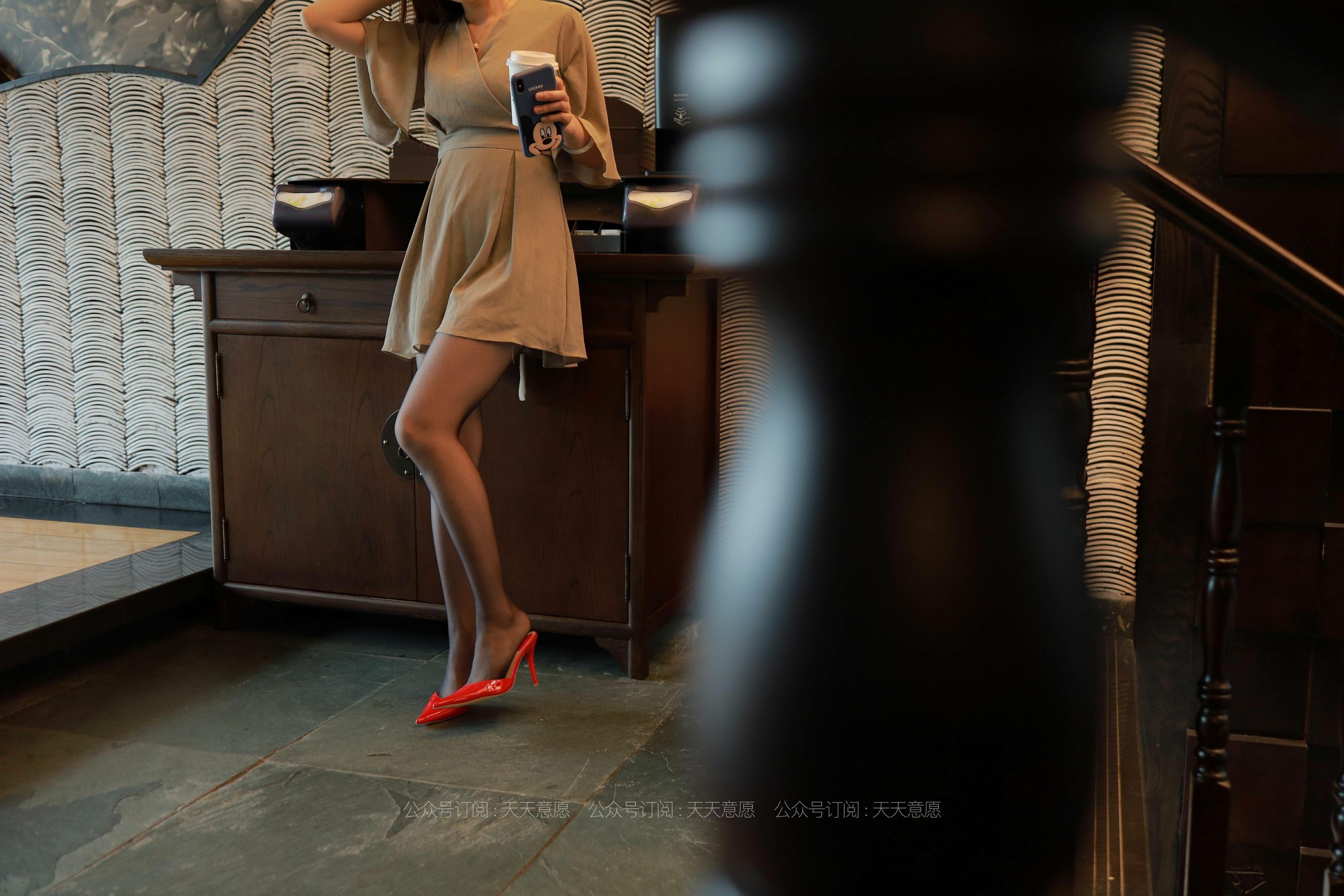 [IESS异思趣向]  模特：小婕《红色跟底一身轻》第9张