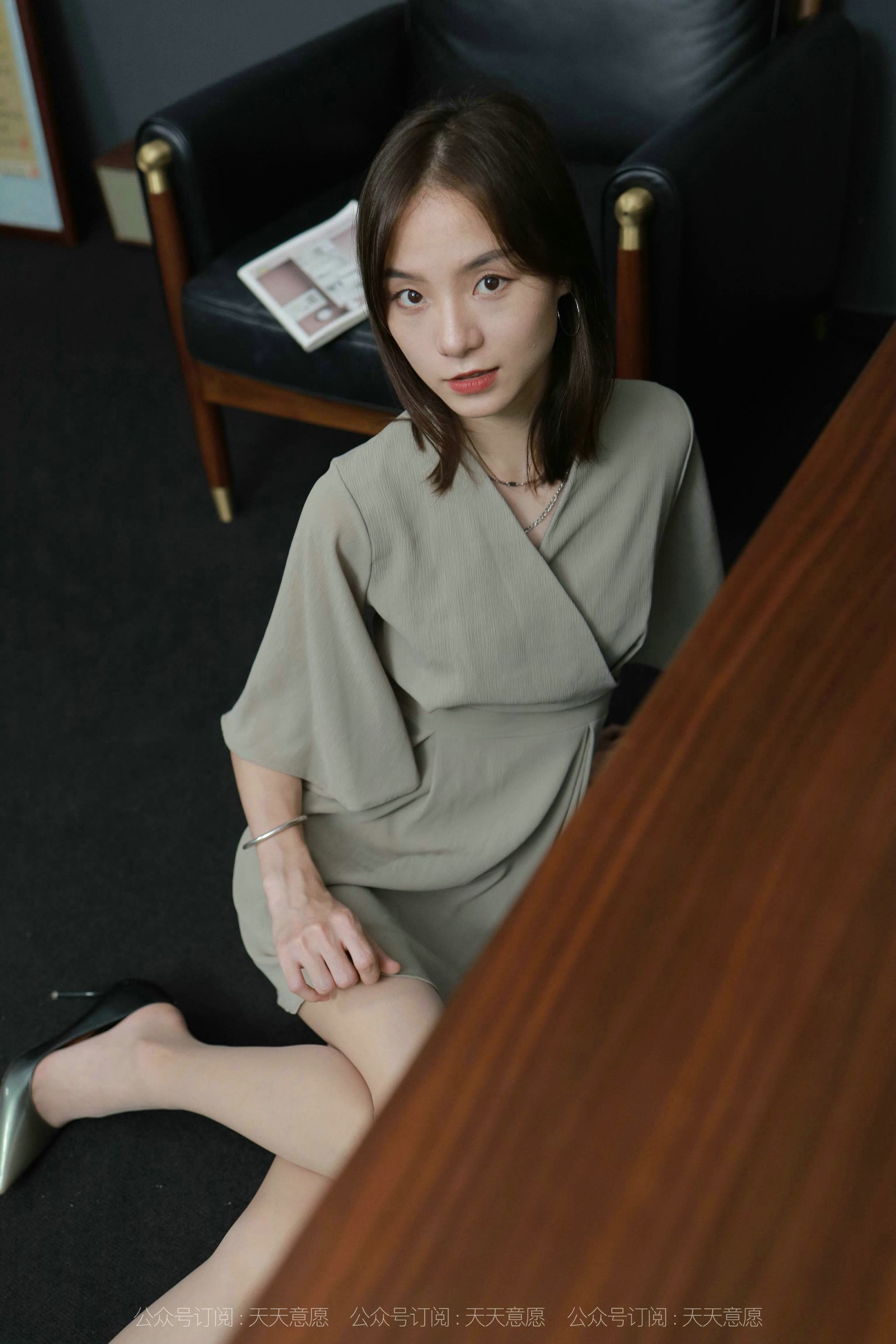 [IESS异思趣向]  模特：小六《灰色短裙很迷人》第17张