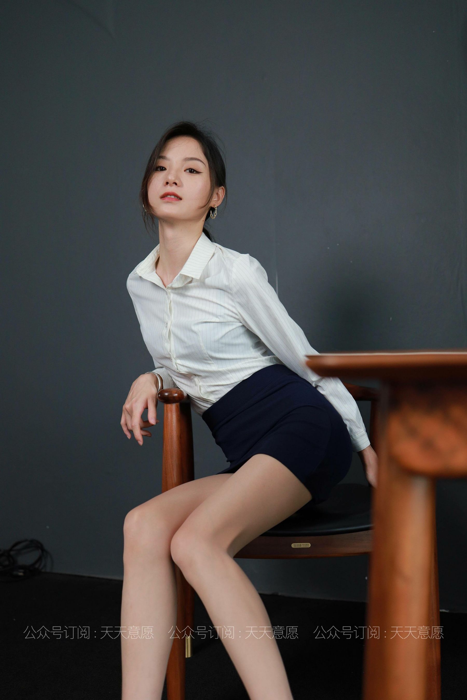 [IESS异思趣向]  模特：小六《火辣女秘书》第6张