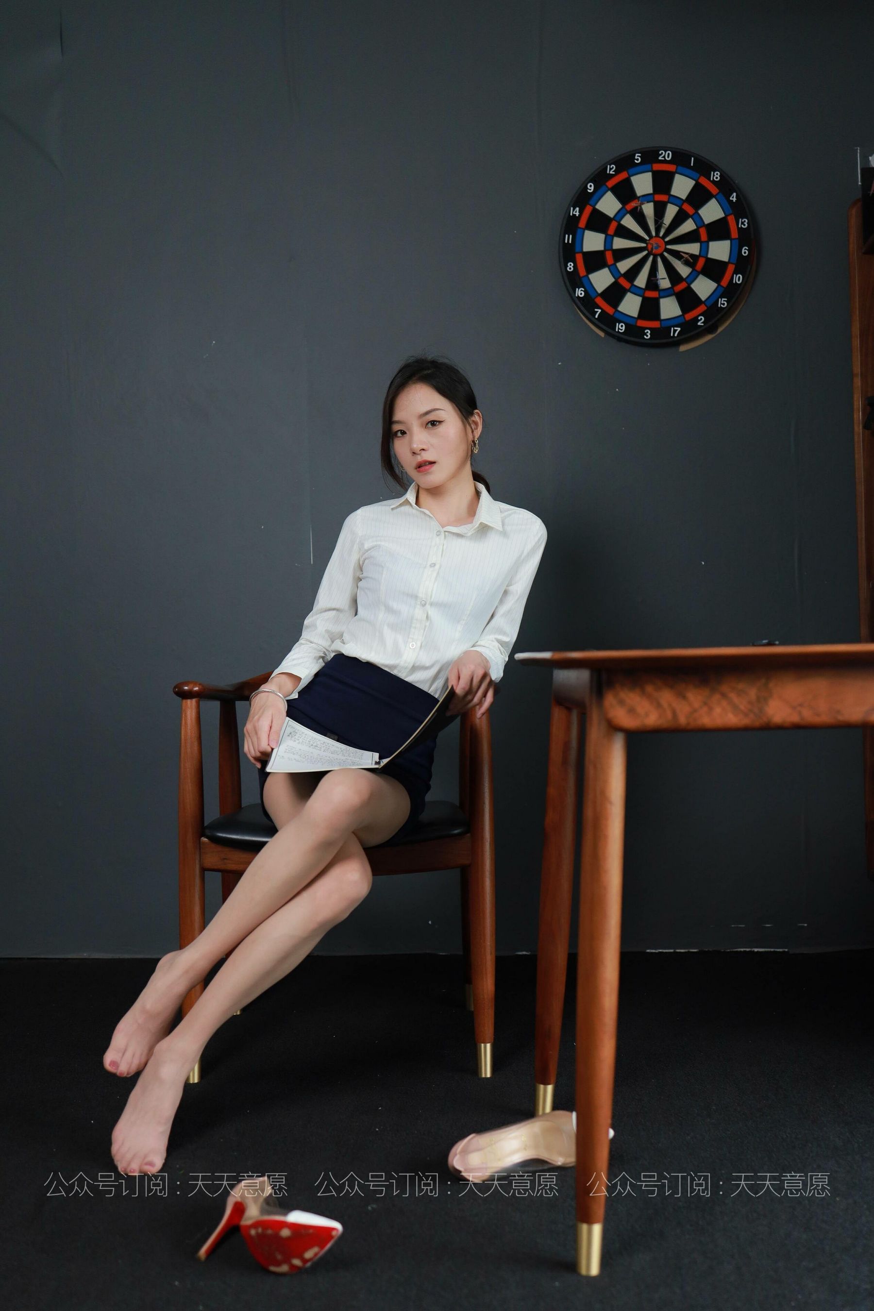 [IESS异思趣向]  模特：小六《火辣女秘书》第8张