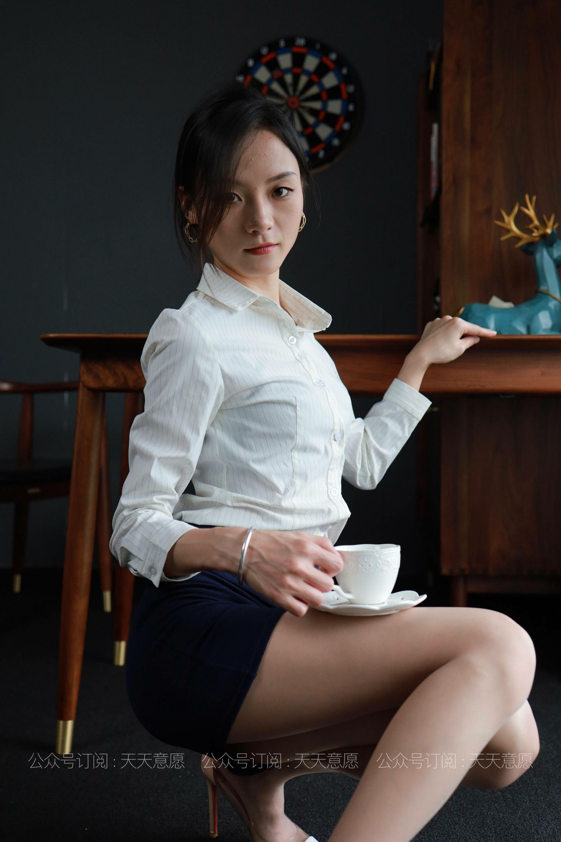 [IESS异思趣向]  模特：小六《火辣女秘书》第13张