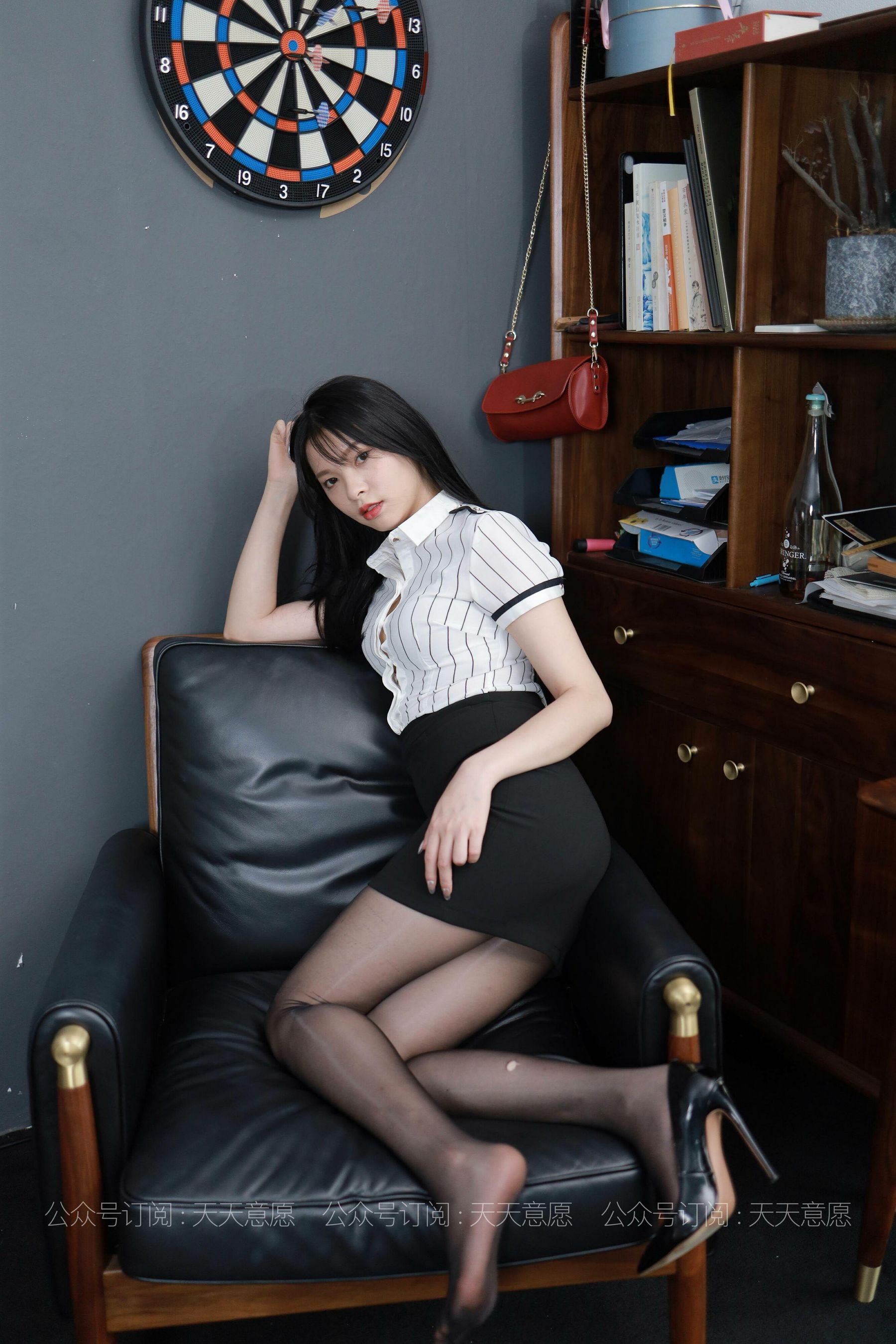 [IESS异思趣向]  模特：小七《长腿OL装》第10张
