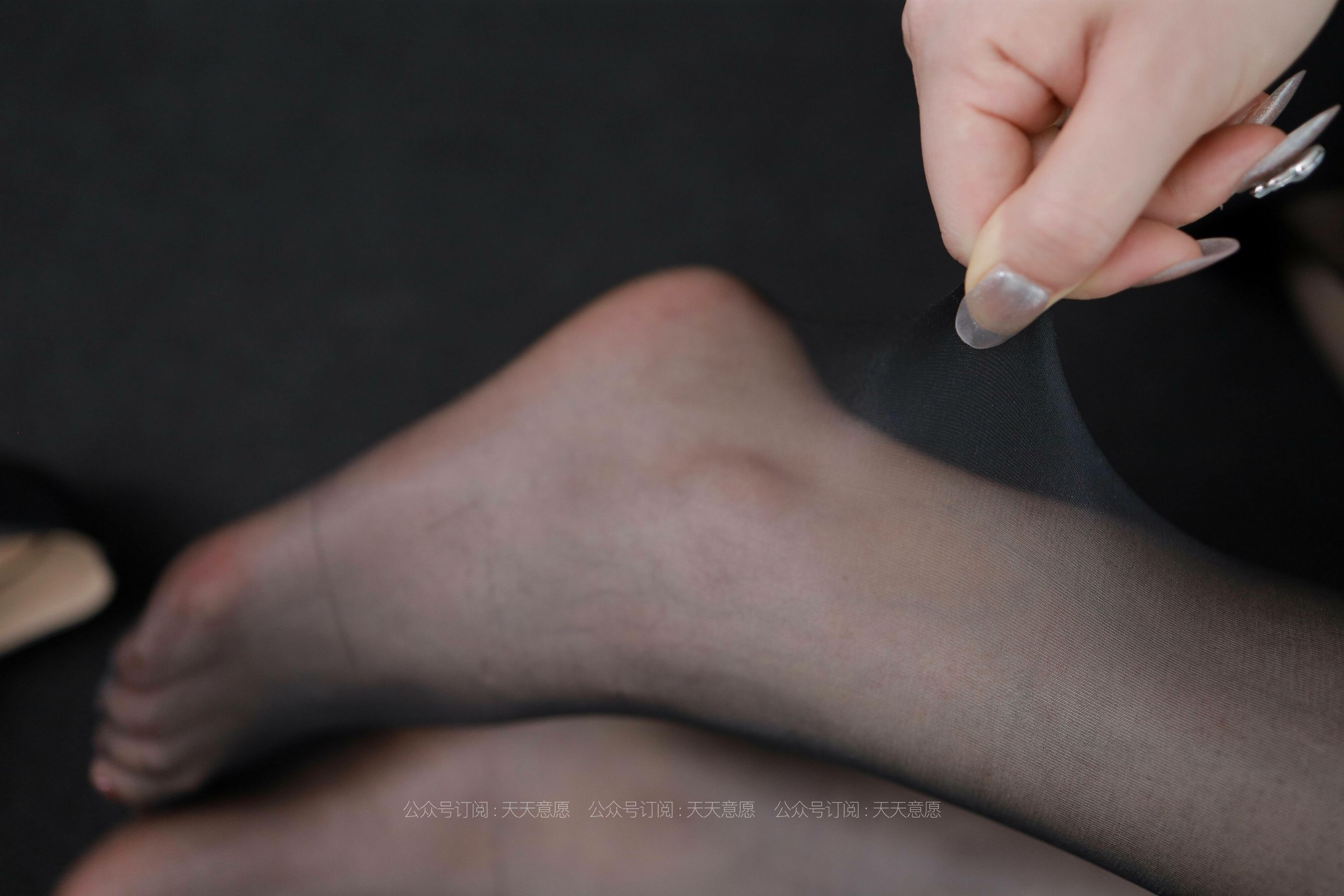 [IESS异思趣向]  模特：小七《长腿OL装》第22张