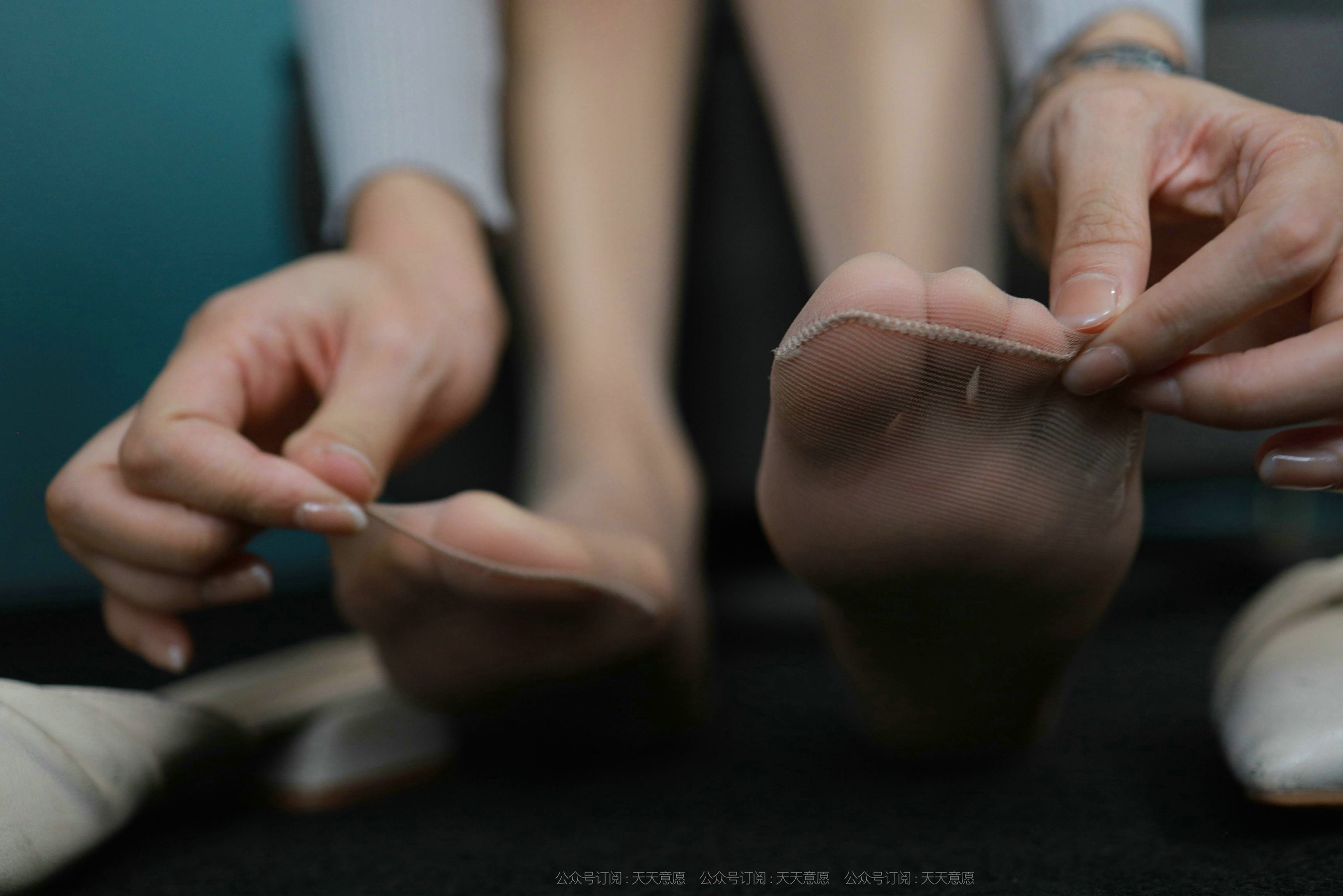 [IESS异思趣向]  模特：婉苹《温柔的碎花裙》第2张