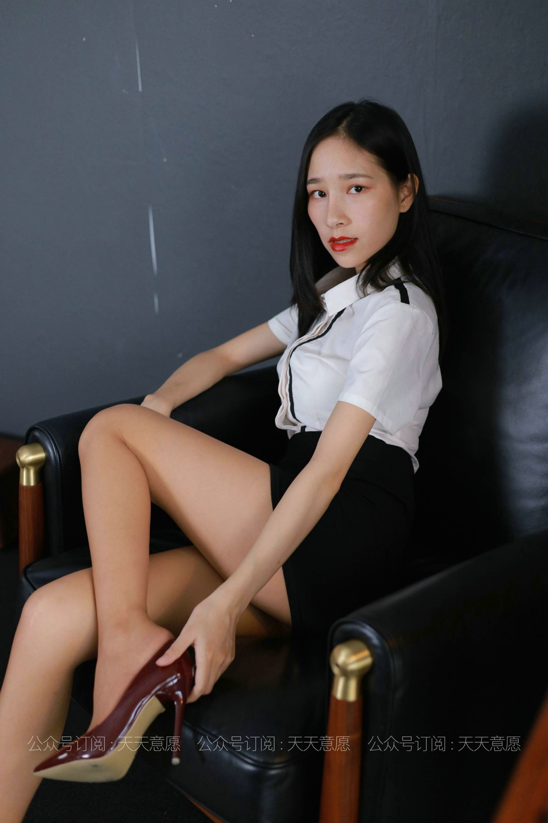 [IESS异思趣向]  模特：美子《美丽女同事》第3张