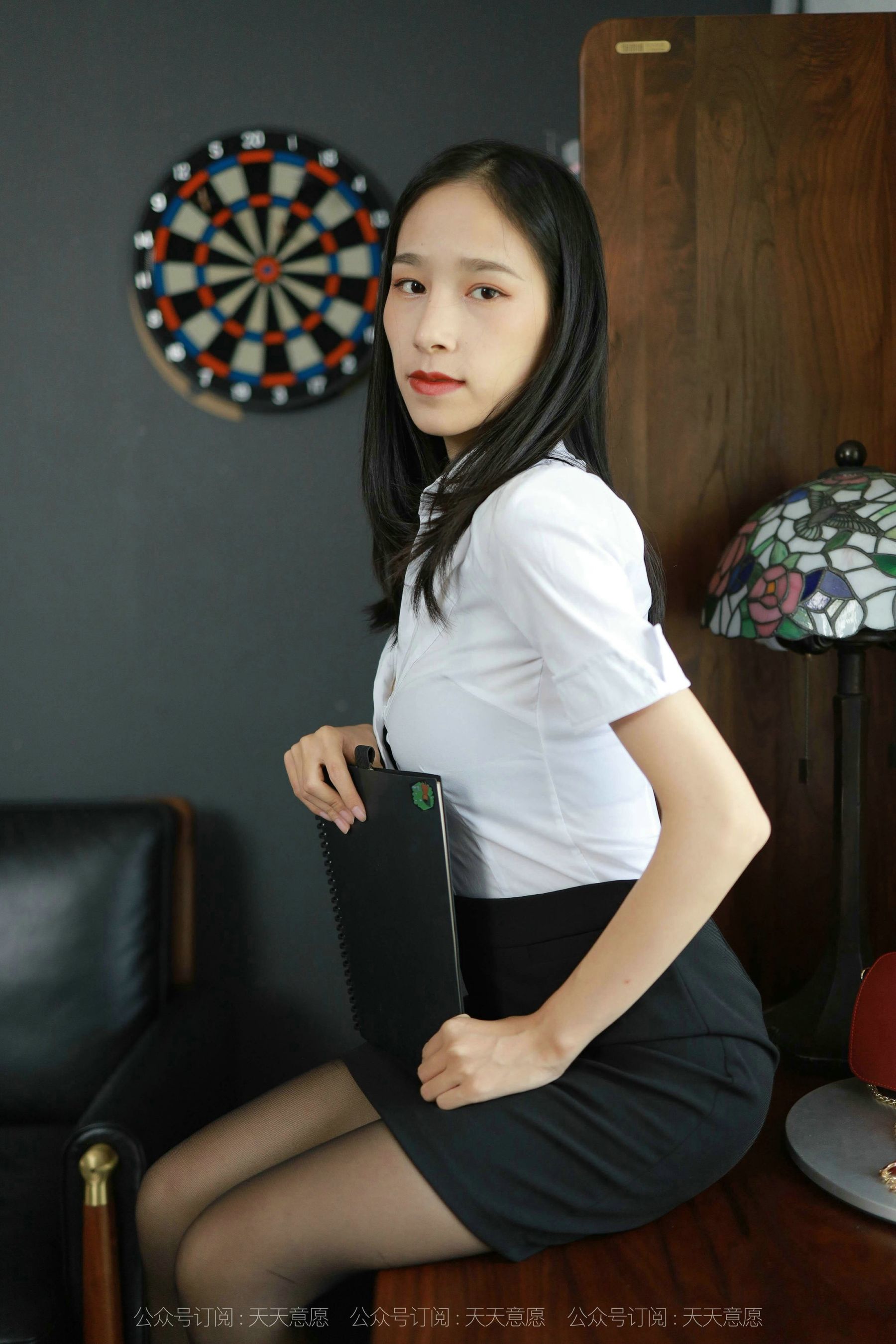 [IESS异思趣向]  模特：美子《红色高跟鞋》第11张