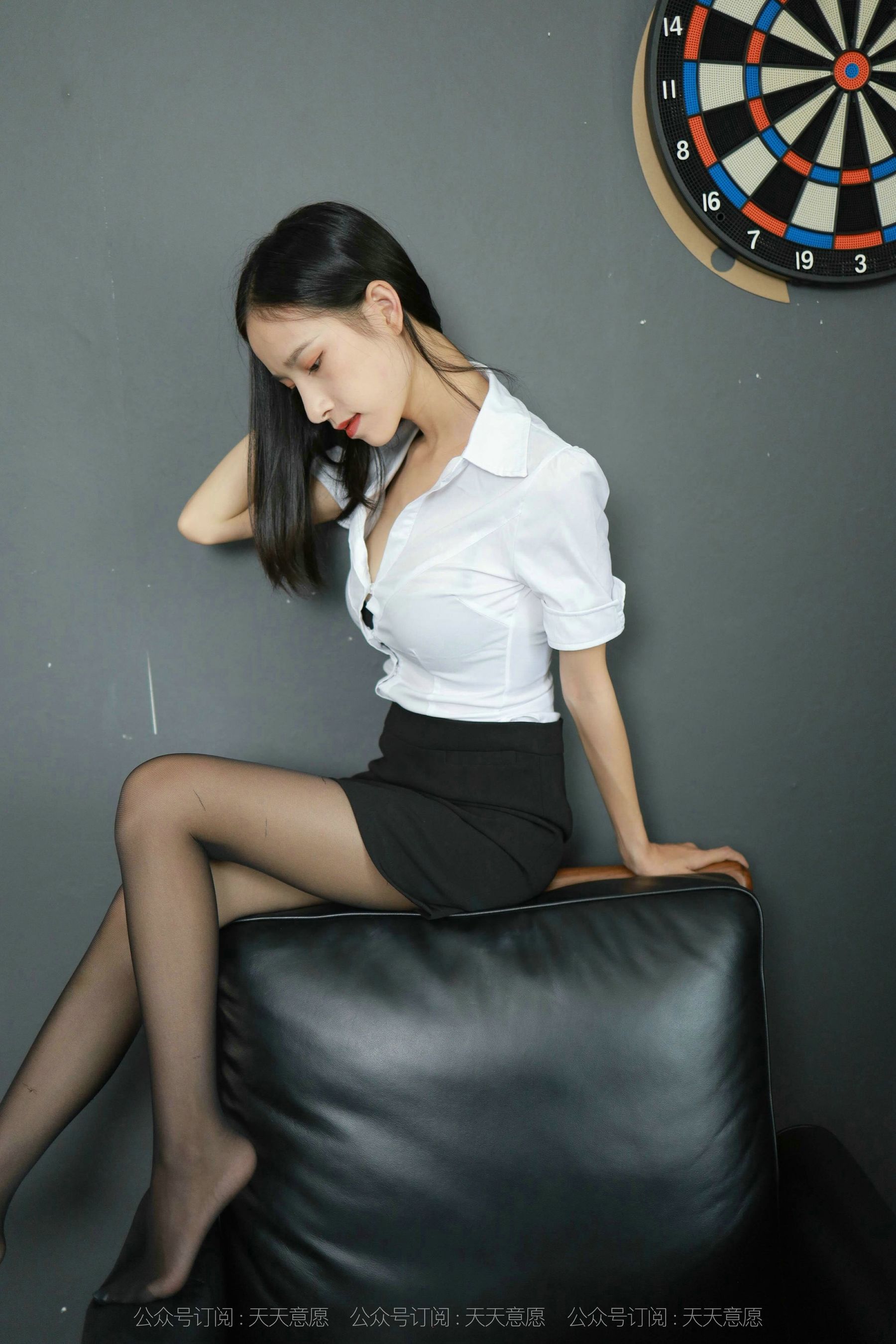 [IESS异思趣向]  模特：美子《红色高跟鞋》第19张
