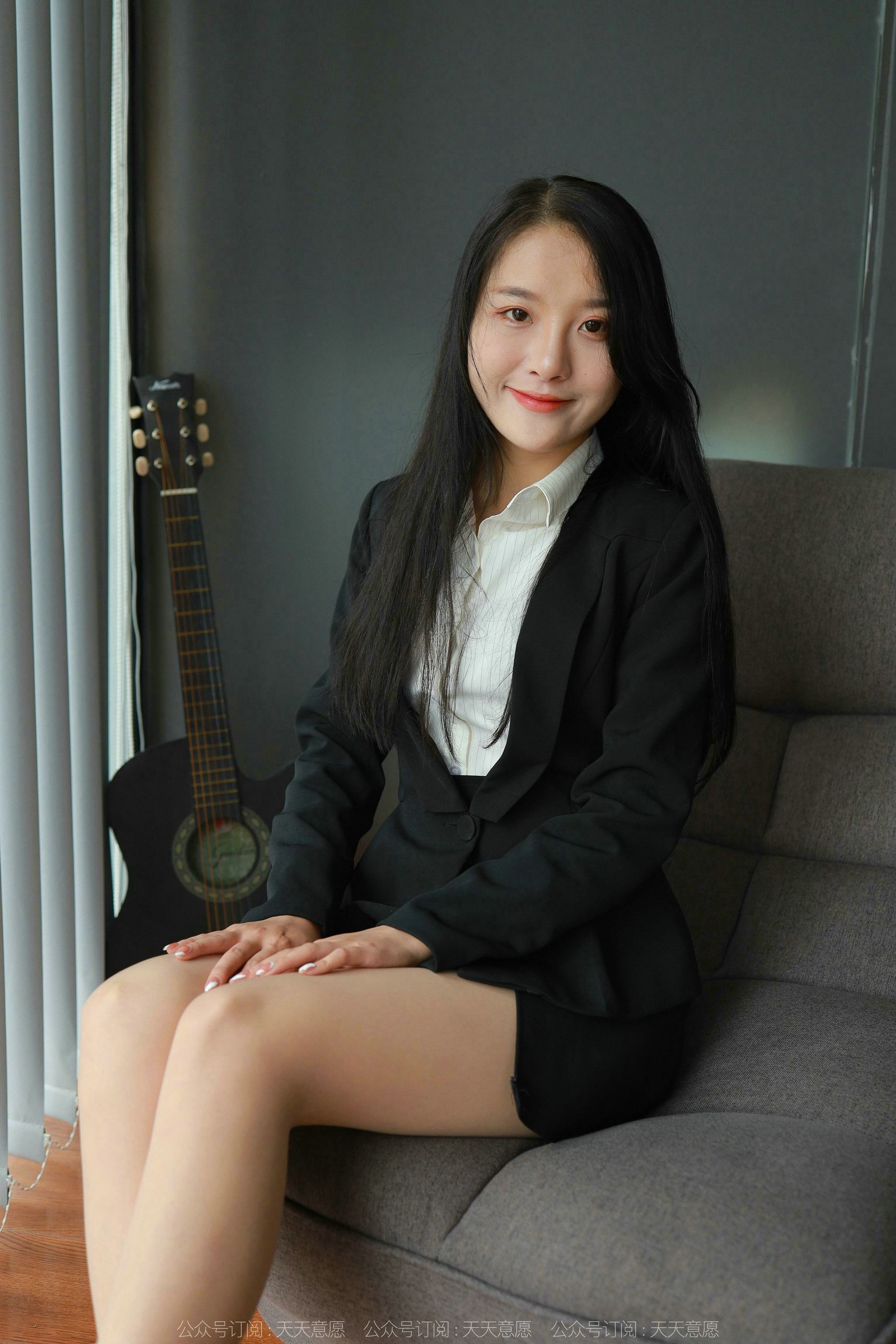[异思趣向IESS] 模特 婉萍 《OL俏佳人》第13张