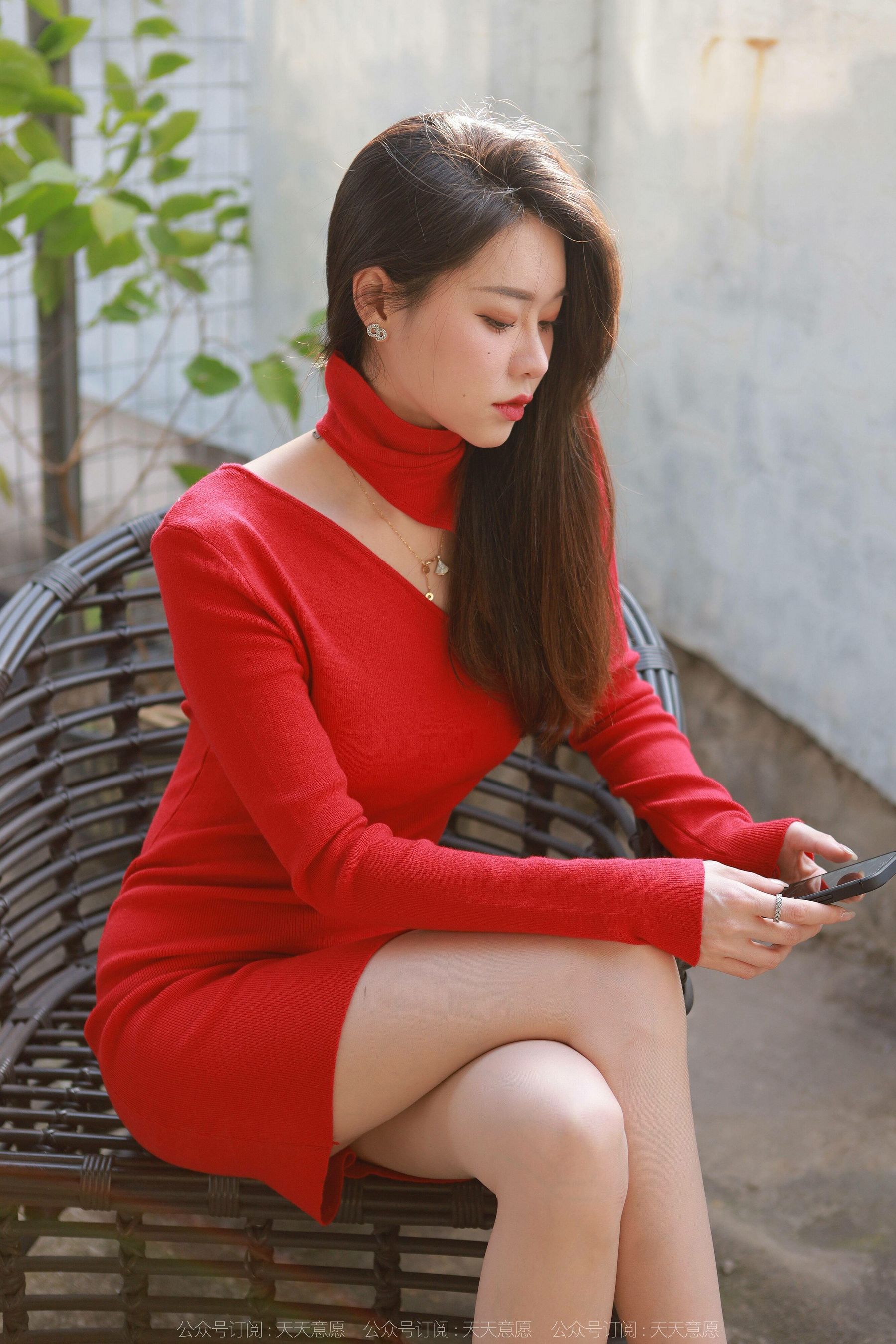 [异思趣向IESS] 模特 佳爷 《圣诞红裙女神》第5张