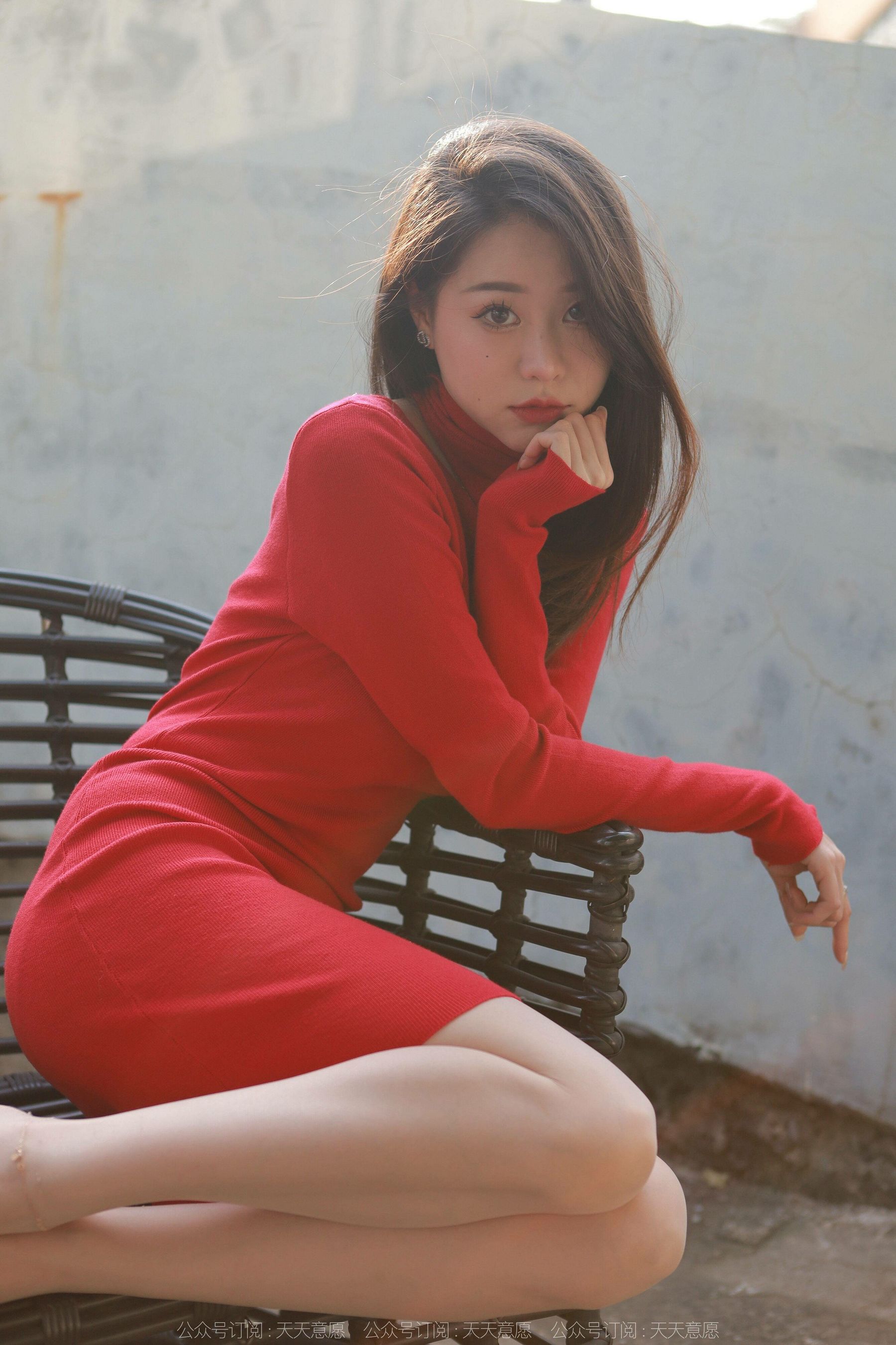 [异思趣向IESS] 模特 佳爷 《圣诞红裙女神》第12张