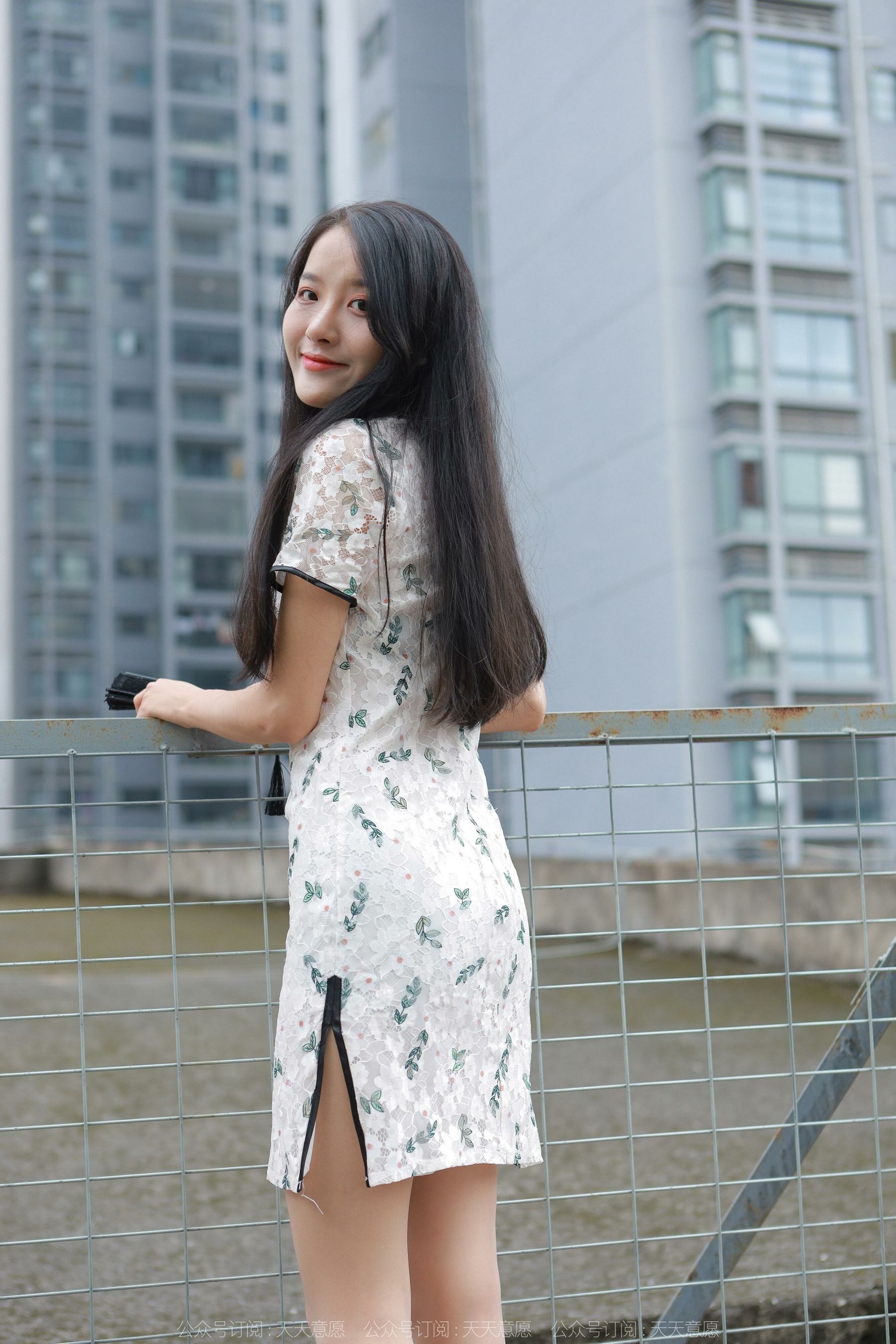 [异思趣向IESS] 模特：婉萍《旗袍美人》第1张
