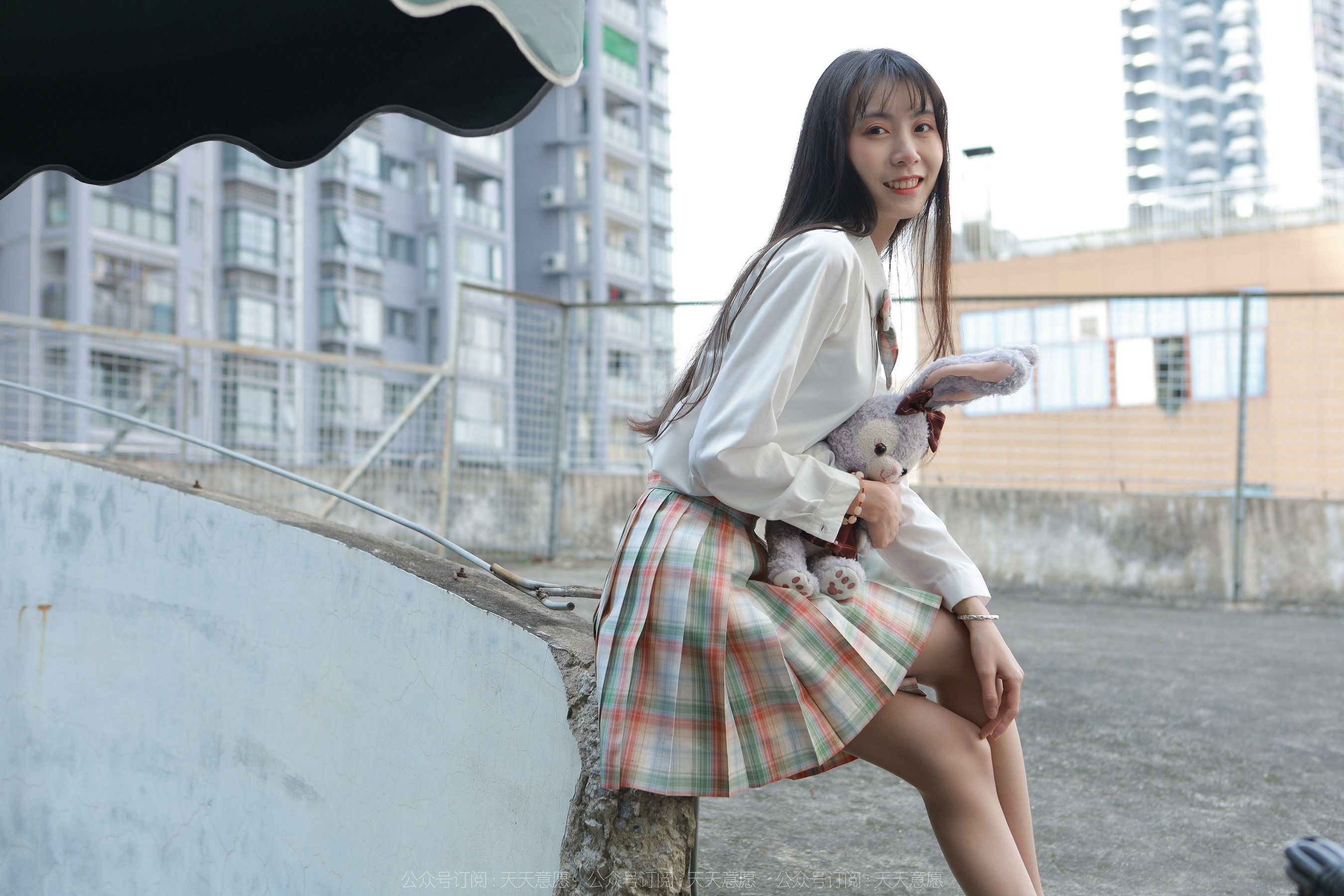 [异思趣向IESS] 模特：团团《JK妹妹》第16张