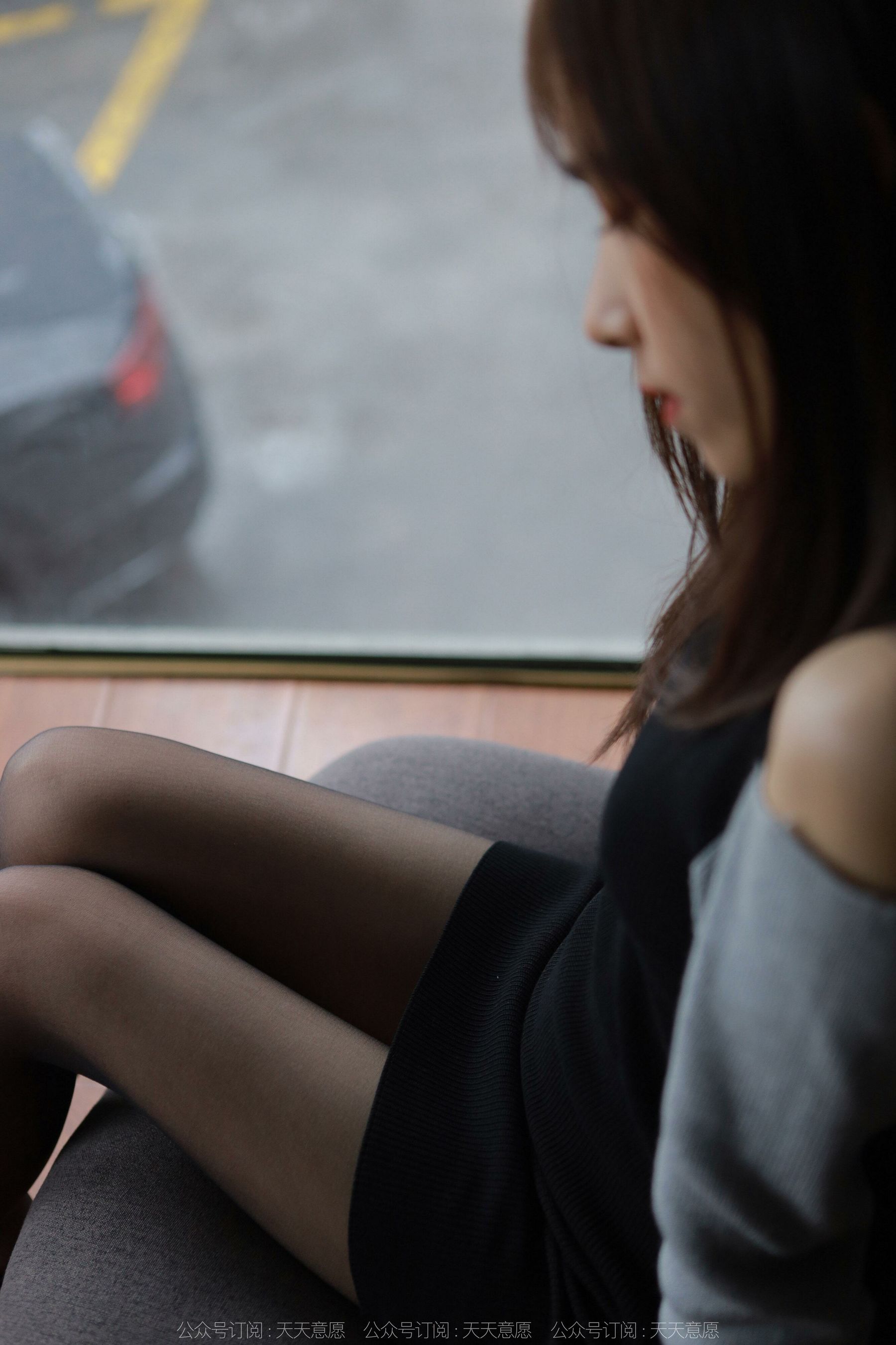 [异思趣向IESS] 模特：美子《沙发上的黑丝》第20张