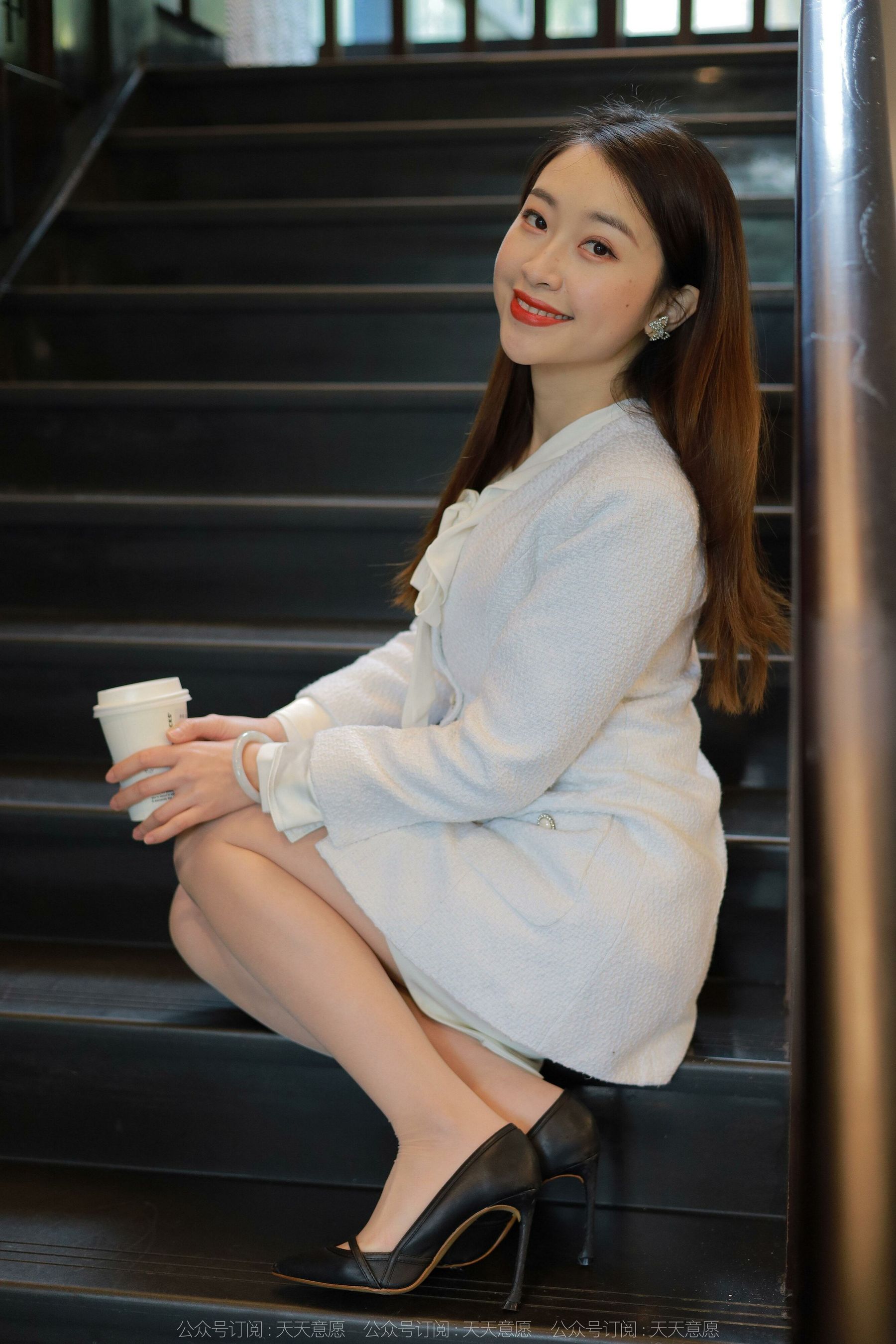 [异思趣向IESS] 模特：小婕《纯白OL套装》第5张