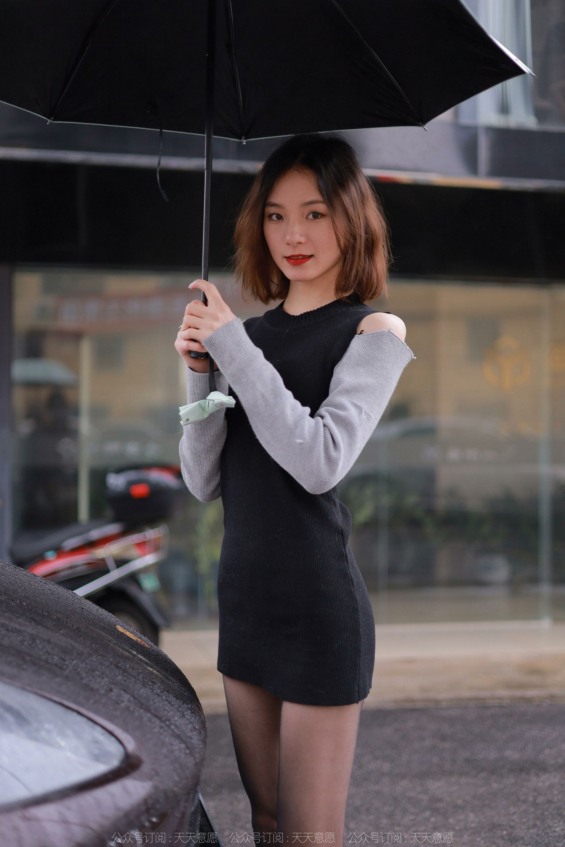 [异思趣向IESS] 模特：小六《雨中的嘿丝》第3张