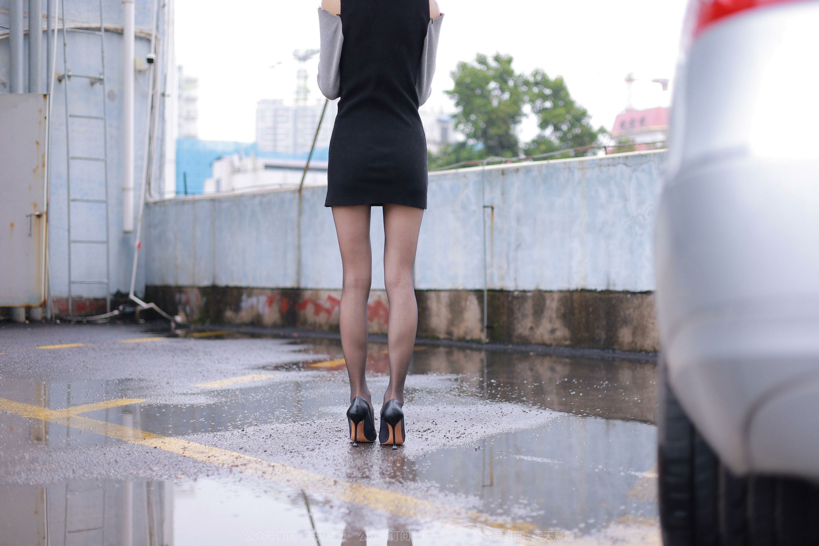 [异思趣向IESS] 模特：小六《雨中的嘿丝》第8张