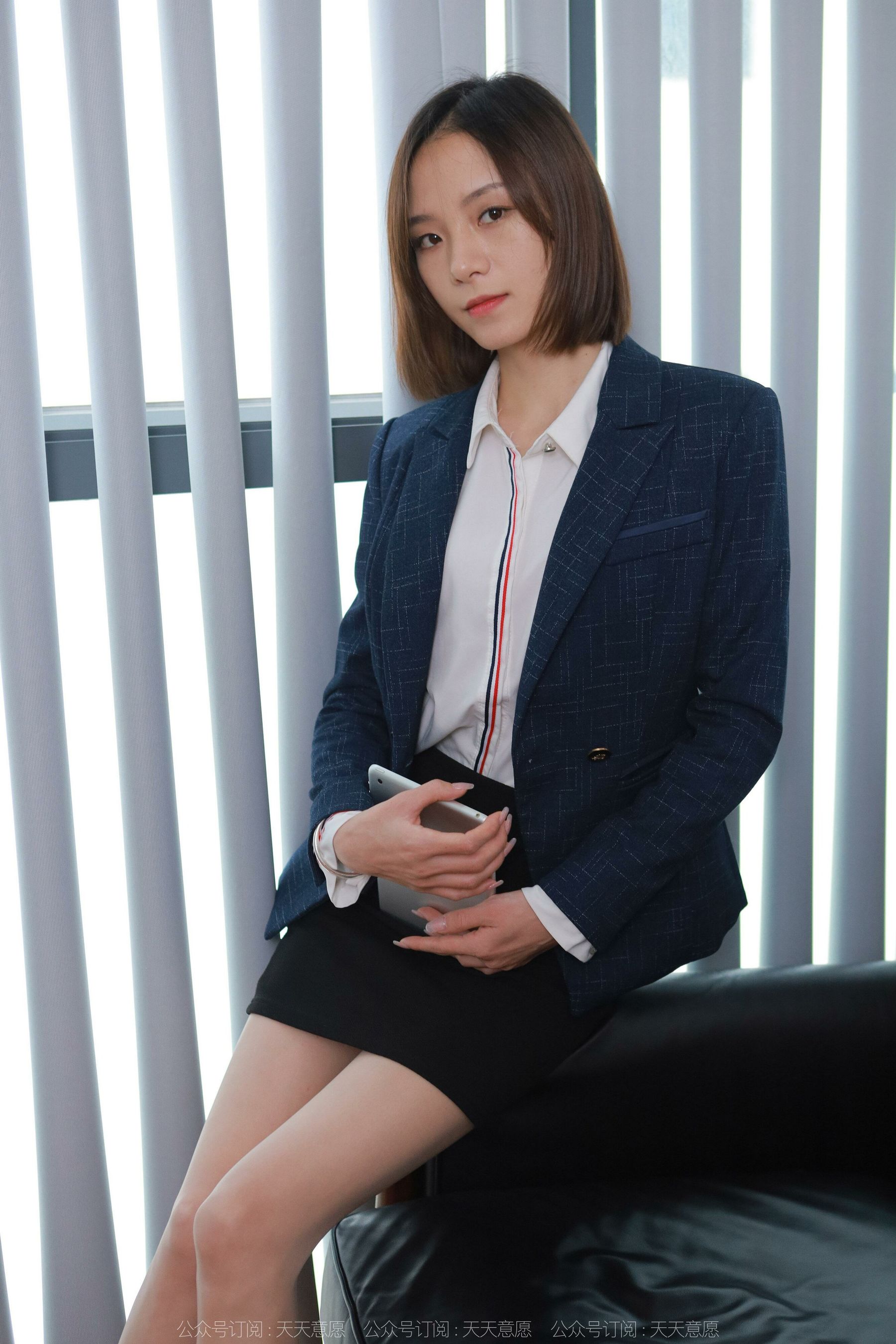 [异思趣向IESS] 模特：小六《长腿包臀裙》第4张