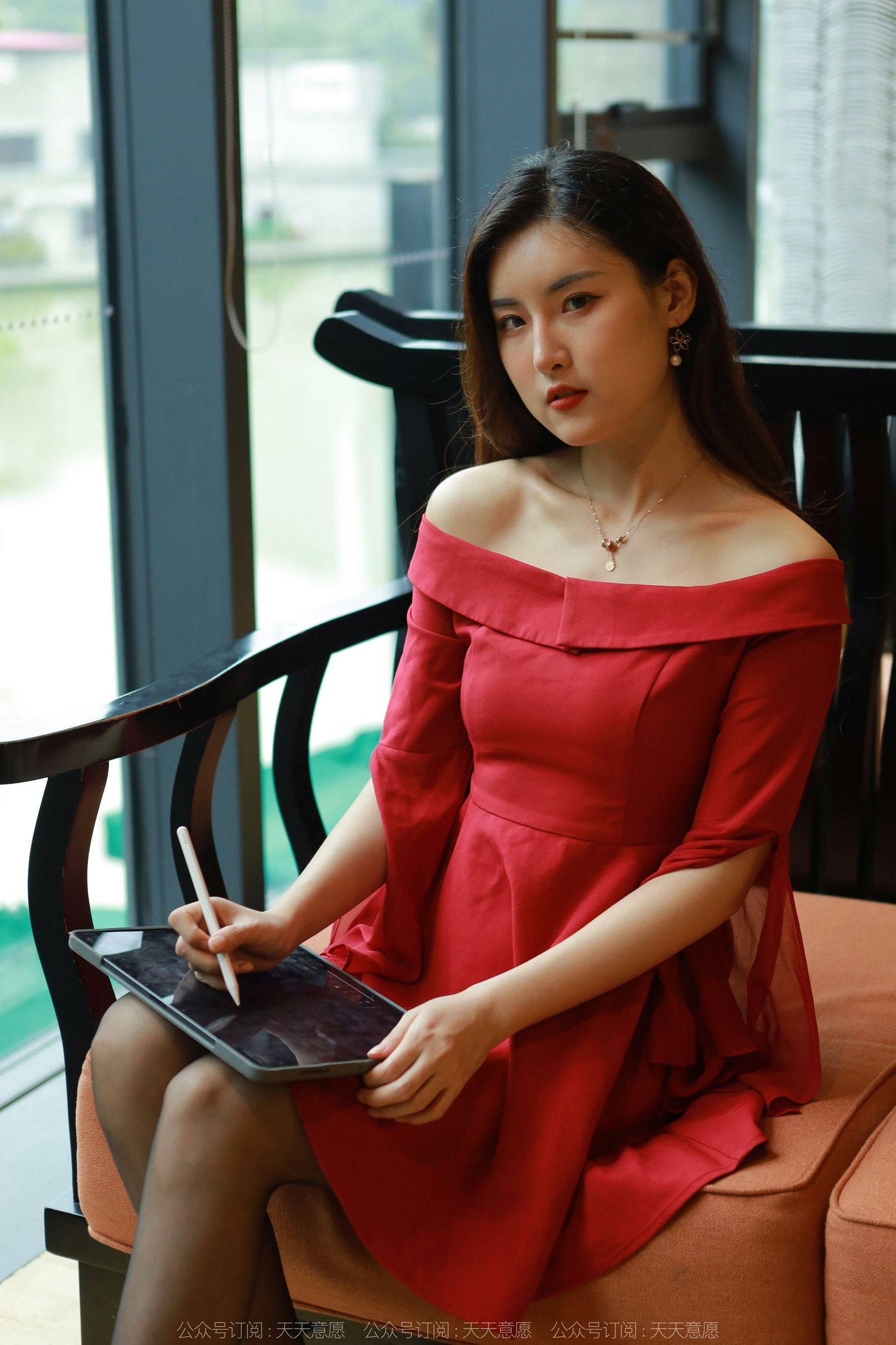 [异思趣向IESS] 模特：小宝 《红裙女神》第7张