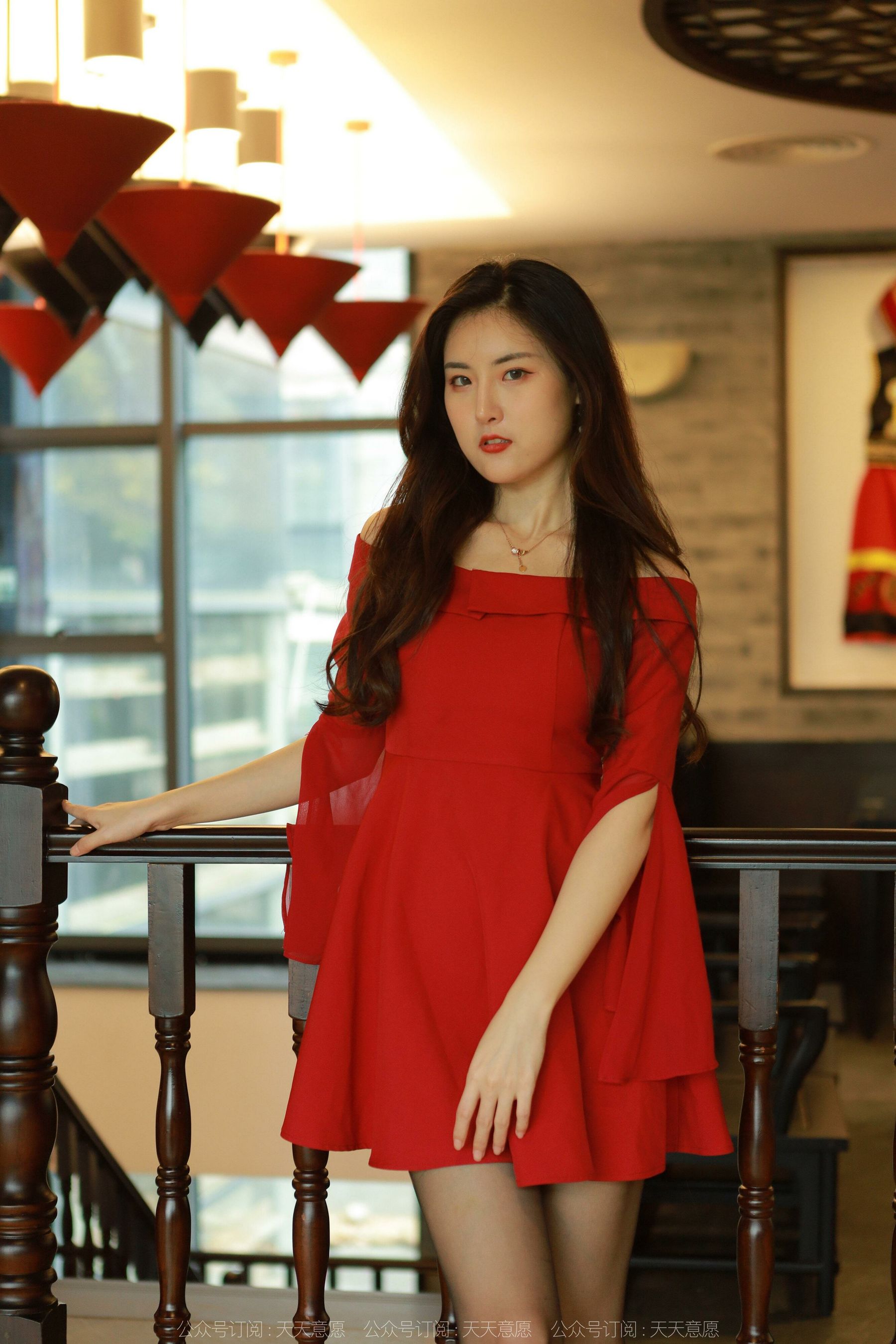 [异思趣向IESS] 模特：小宝 《红裙女神》第13张
