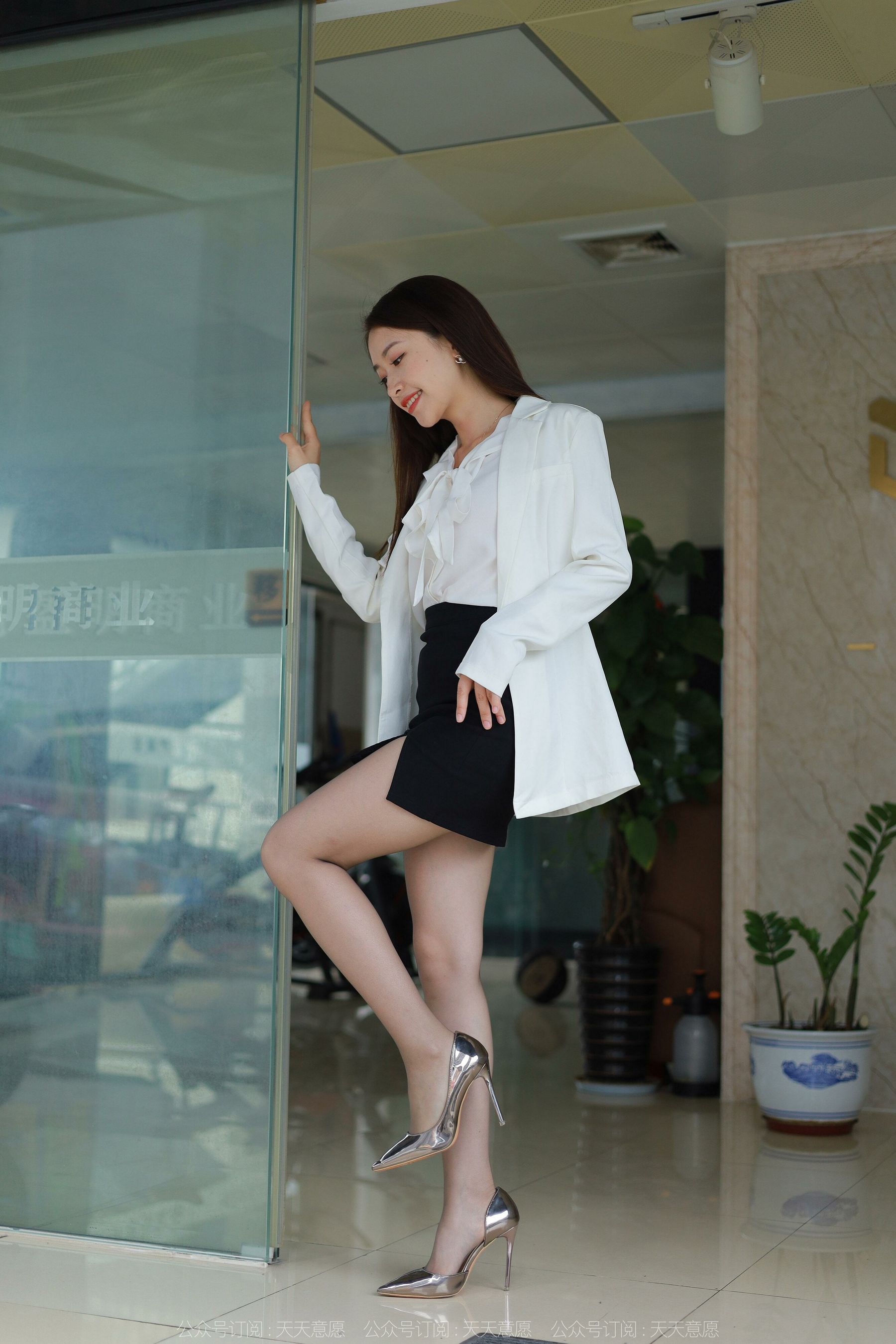 [IESS异思趣向] 小婕 冷艳嘿丝第1张