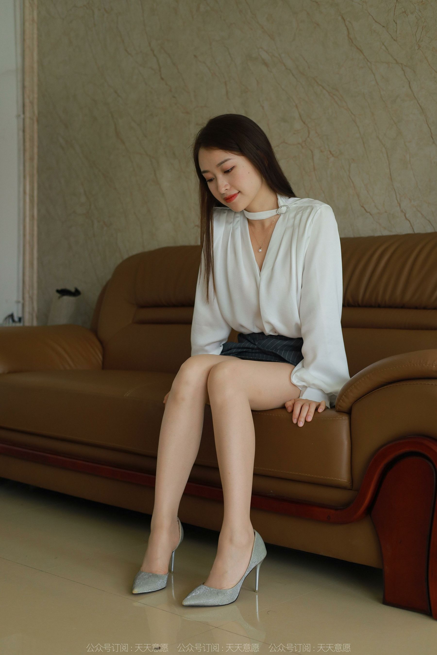 [IESS异思趣向]  模特：小婕 《美女接待员》第7张