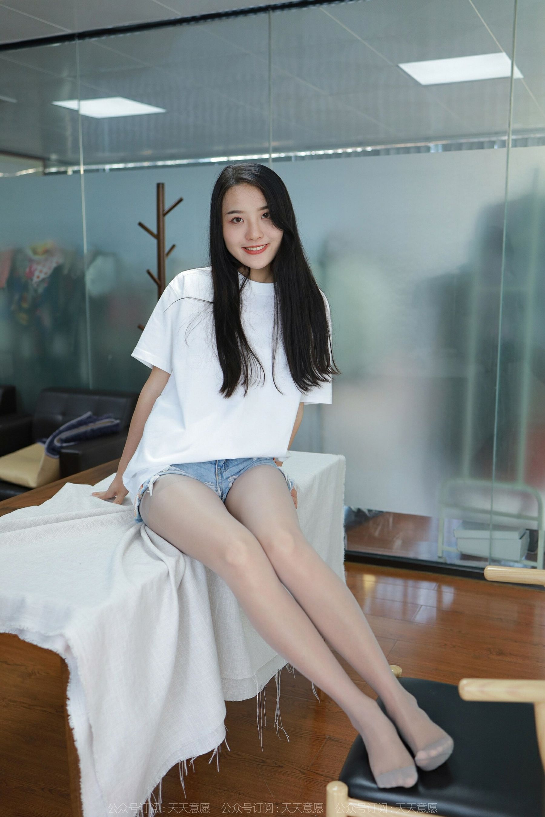 [IESS异思趣向]  模特：婉萍 《灰丝凉鞋》第9张