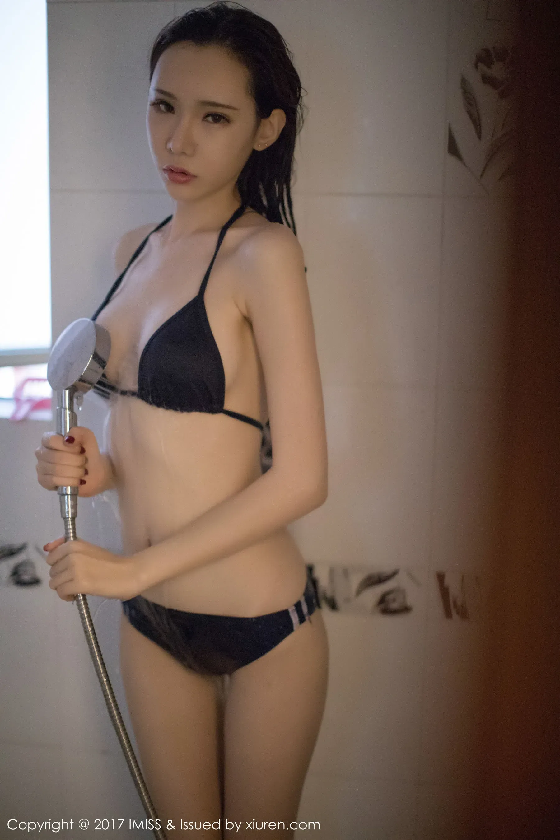 萌琪琪Irene《泳池湿身》 爱蜜社IMiss VOL.205第11张