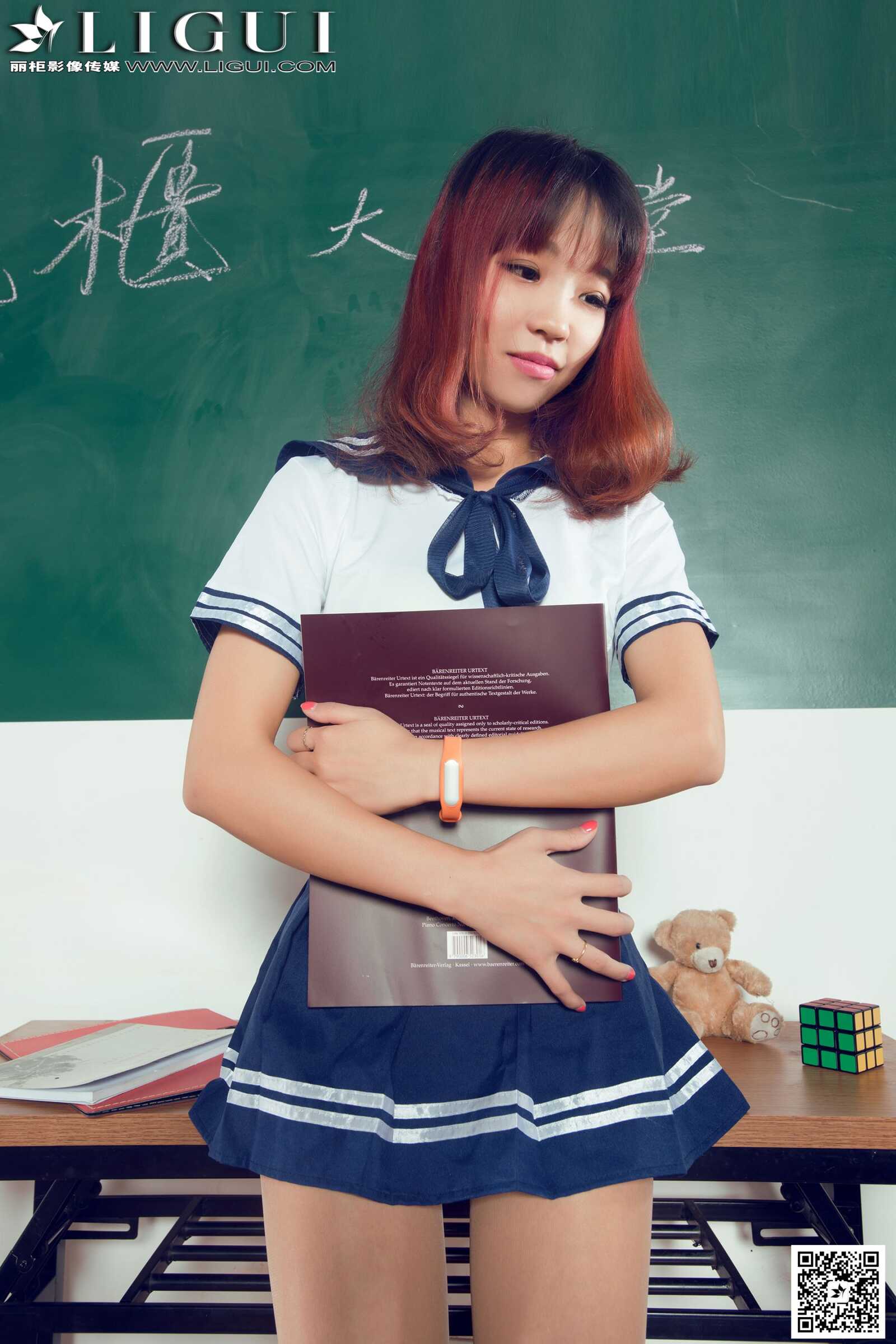 Model Liya《教室里的水手服校花》上下全集 [丽柜第4张