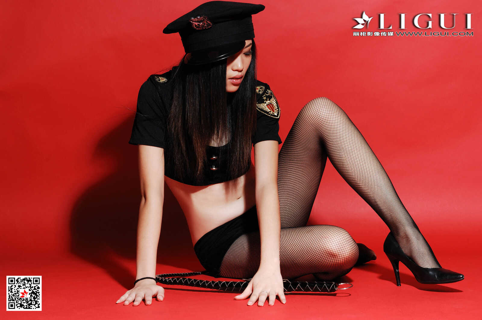 Model 左左《黑丝女警皮鞭》 [丽柜Ligui] 写真集第4张
