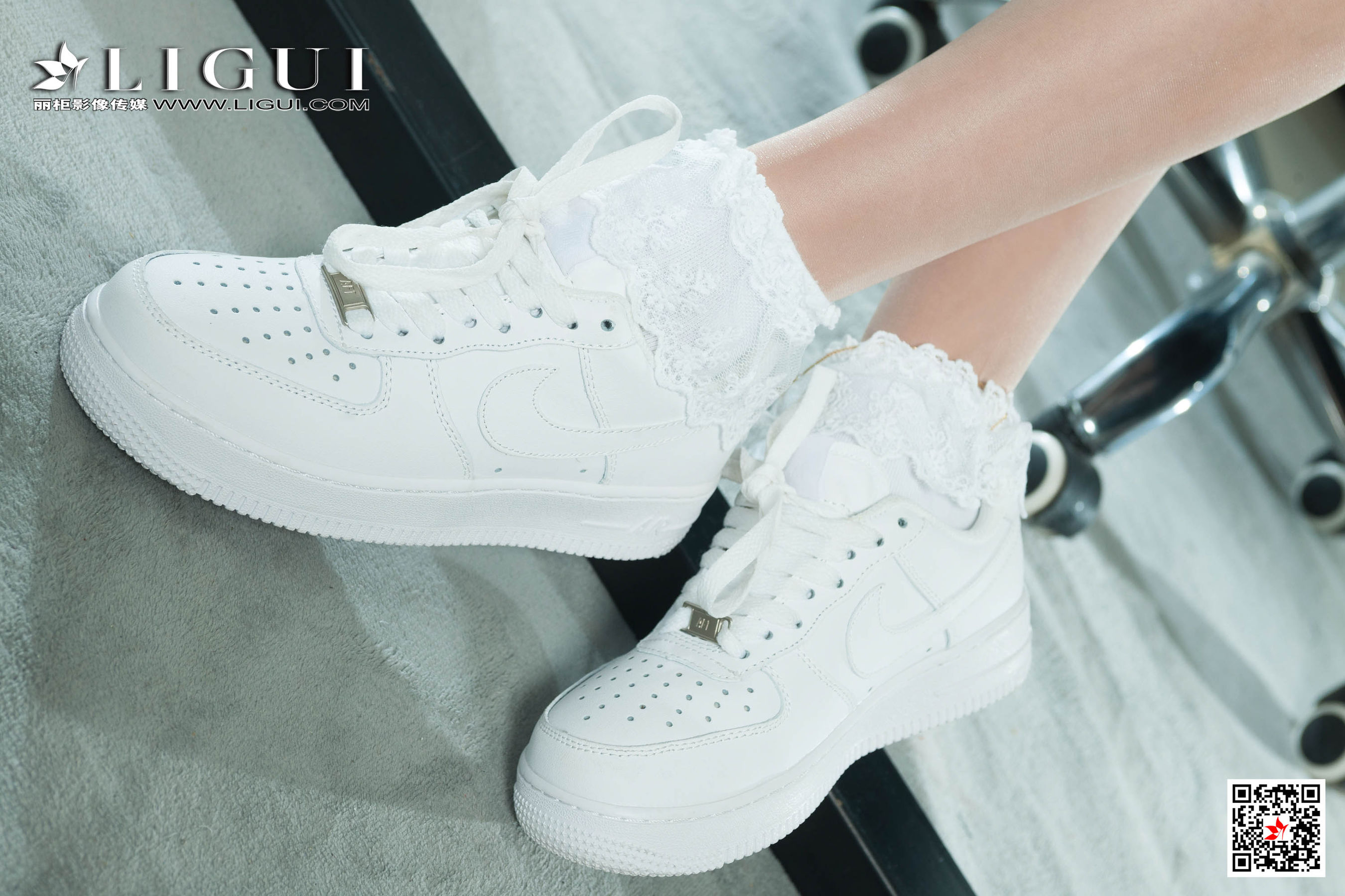 [丽柜Ligui] 网络丽人 Model 程程 - 校服丝足诱惑第7张