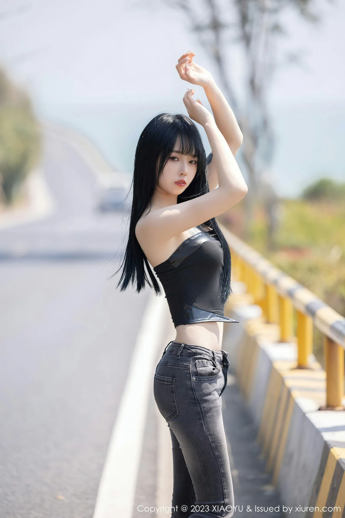  XIAOYU 语画界 Vol.1047 奶瓶. 性感蛋黄色性感写真 [99P]第1张