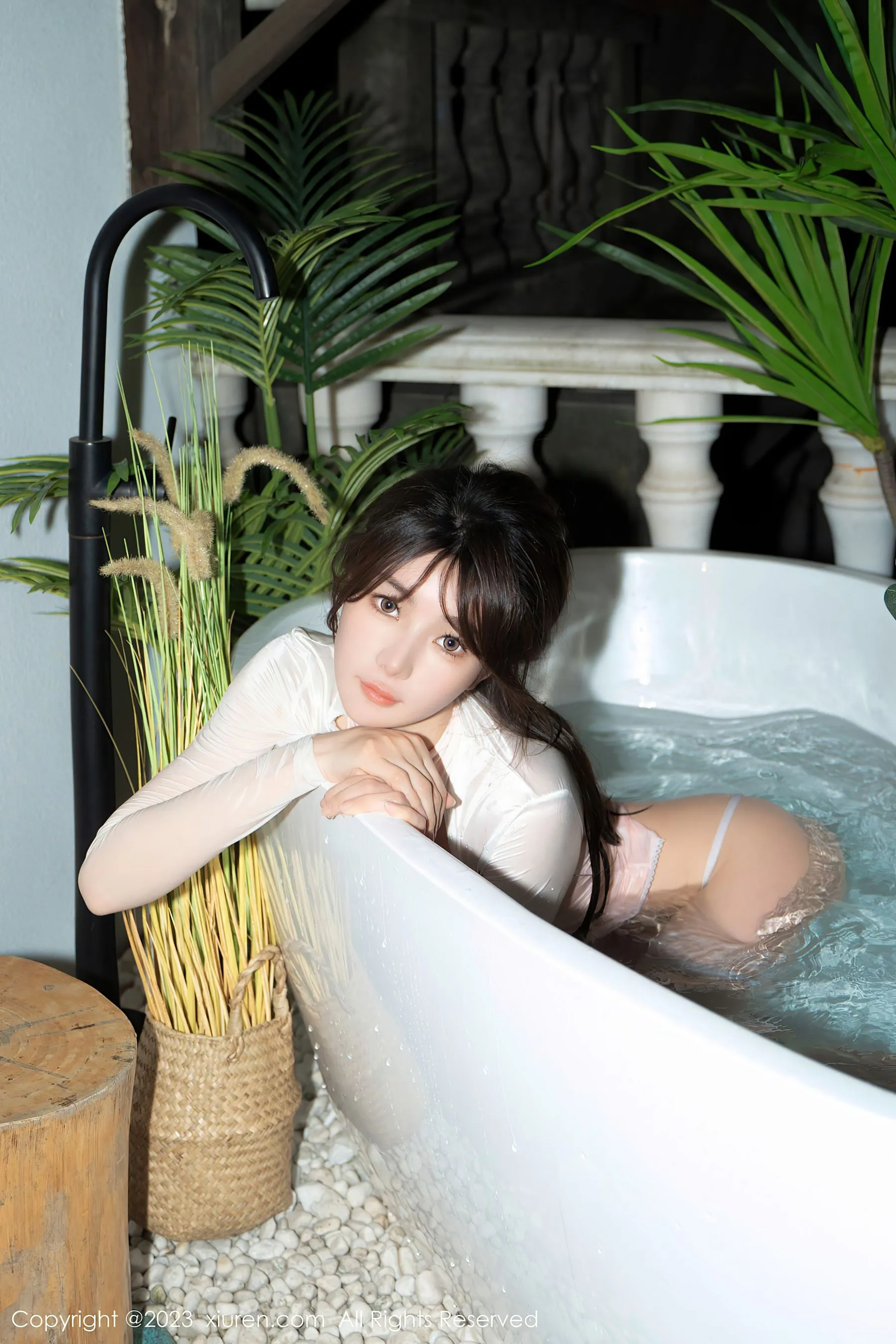  秀人网 No.6489 婠婠么 丝袜美腿第13张