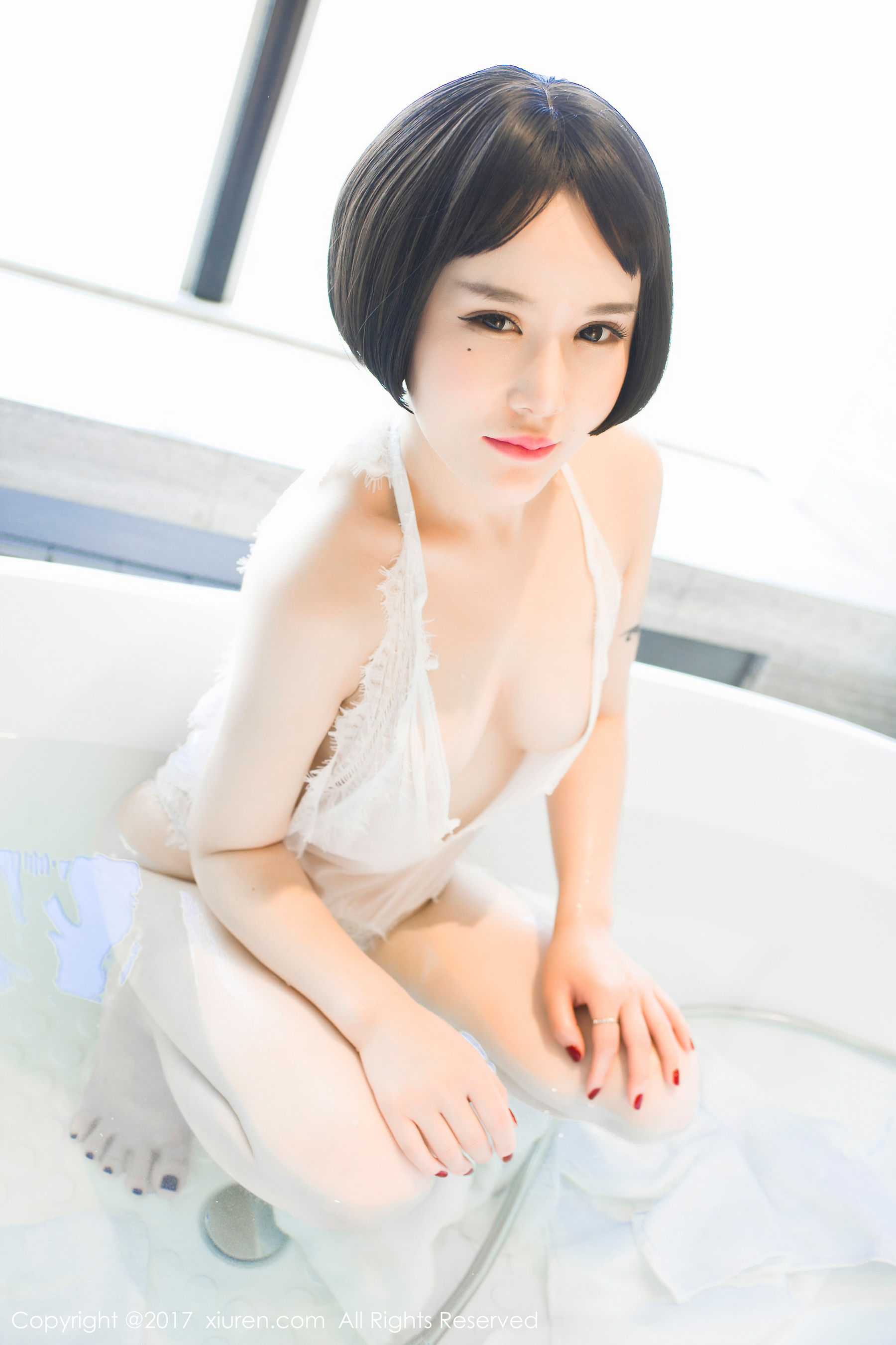  佑熙《蕾丝浴缸湿身+粉色绣花内衣》 秀人网XIUREN No.770第14张