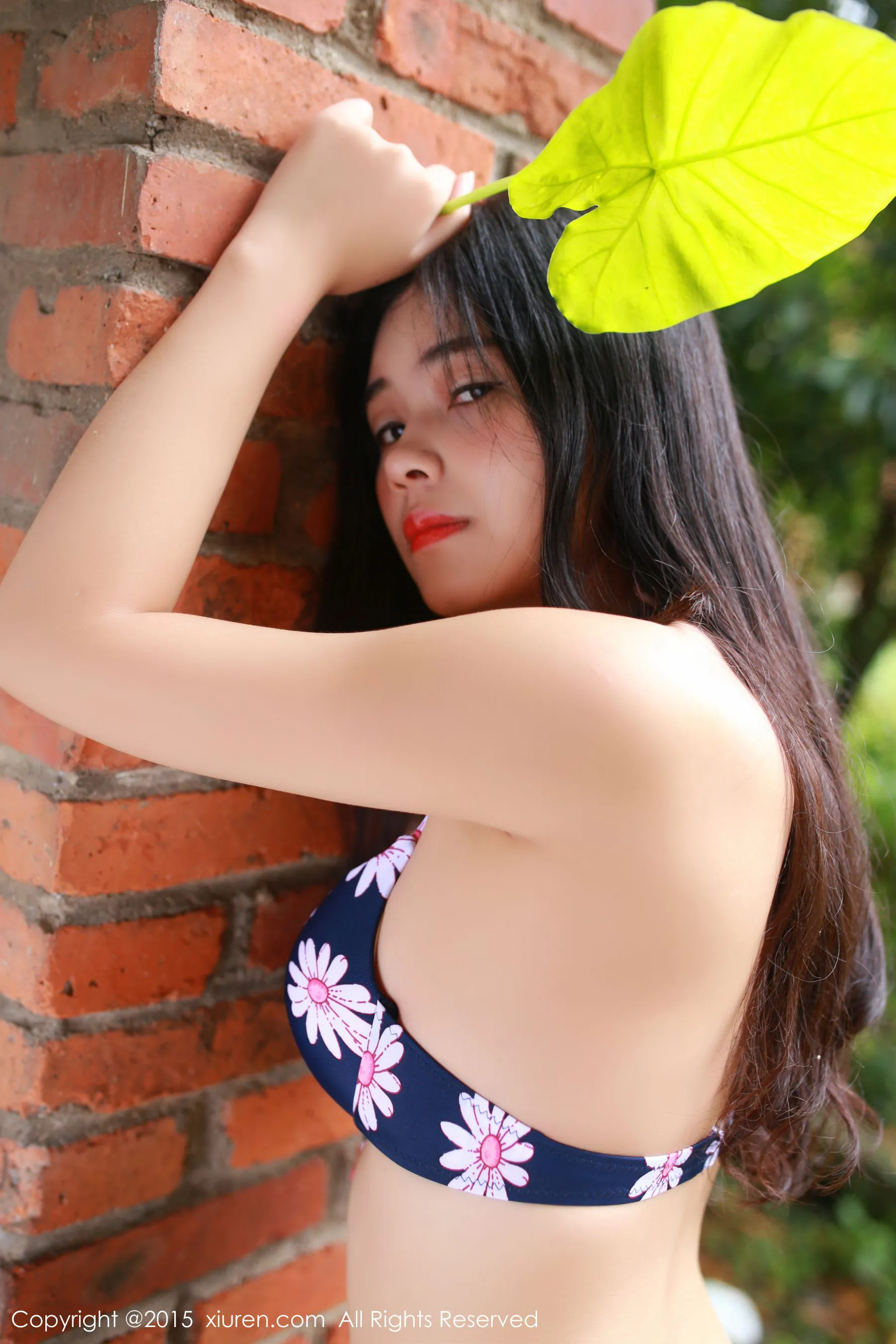 新人模特果味包子清新外拍 秀人网 No.368第3张