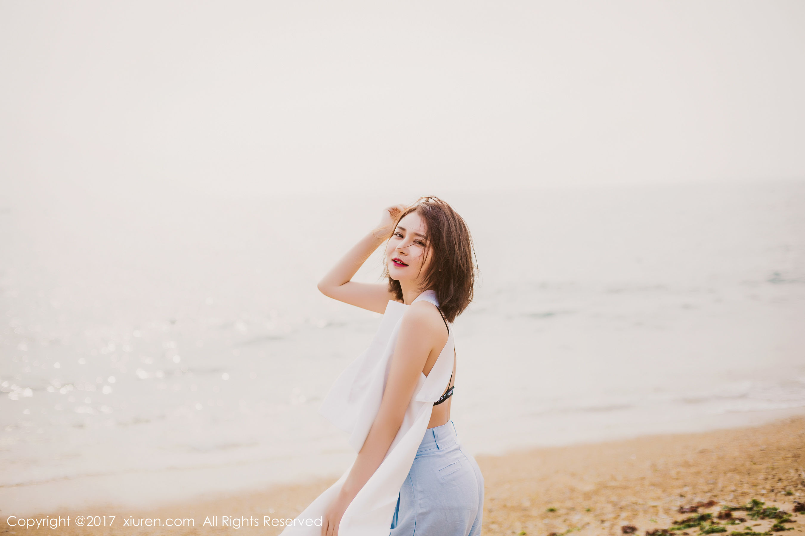 廿十(凯竹)《海边唯美风+性感室内》 秀人 NO.879第4张