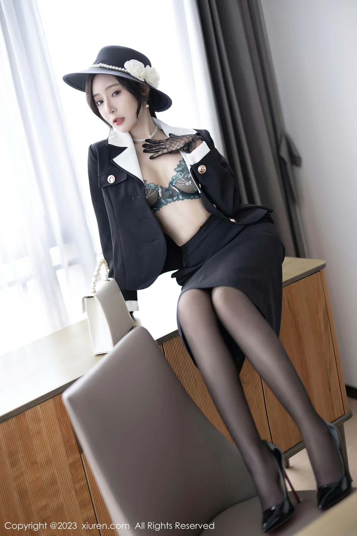  XiuRen 秀人 No.7048 王馨瑶yanni 气质高跟黑丝 [82P]第6张