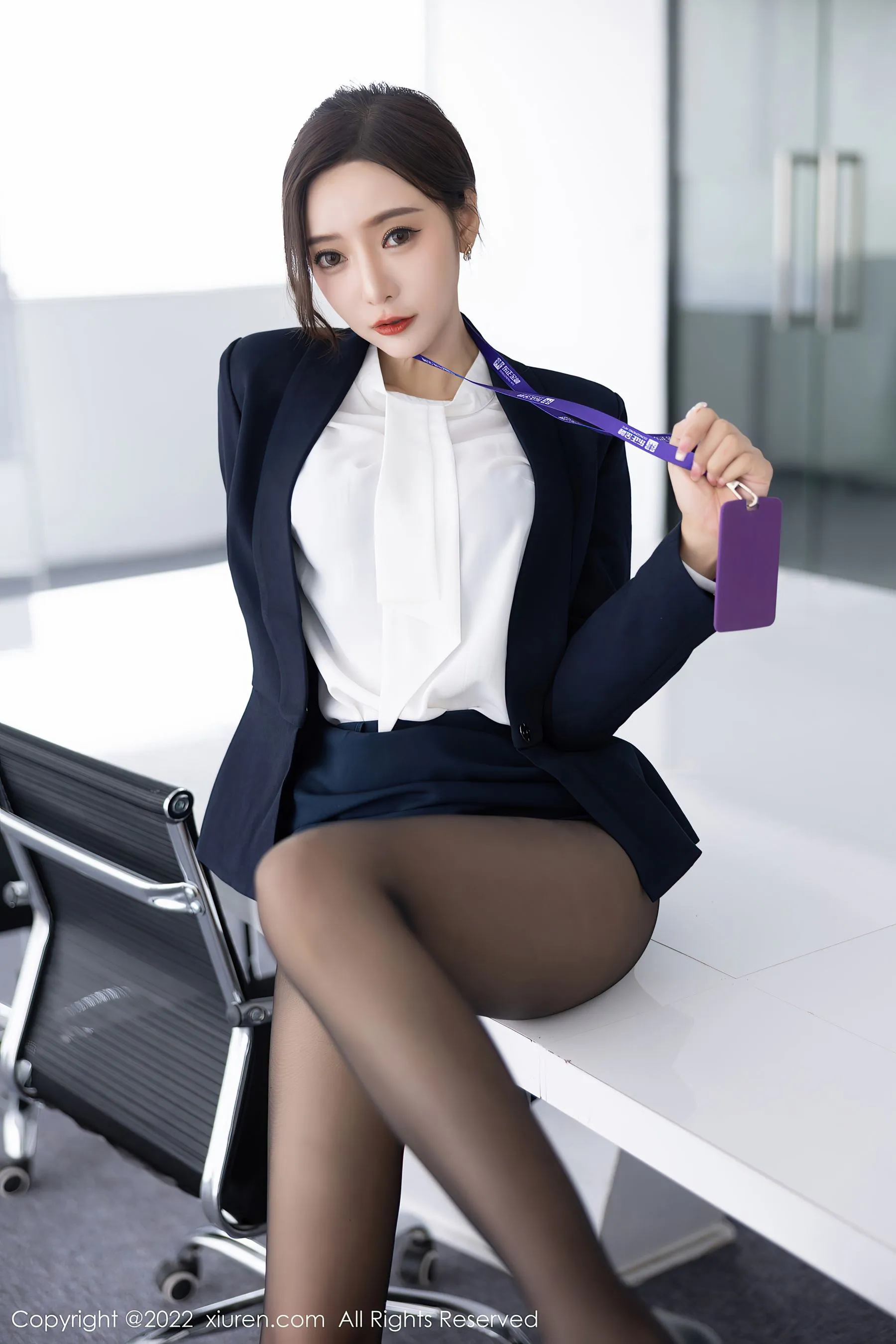  秀人网 No.5563 王馨瑶yanni 黑丝美腿第24张