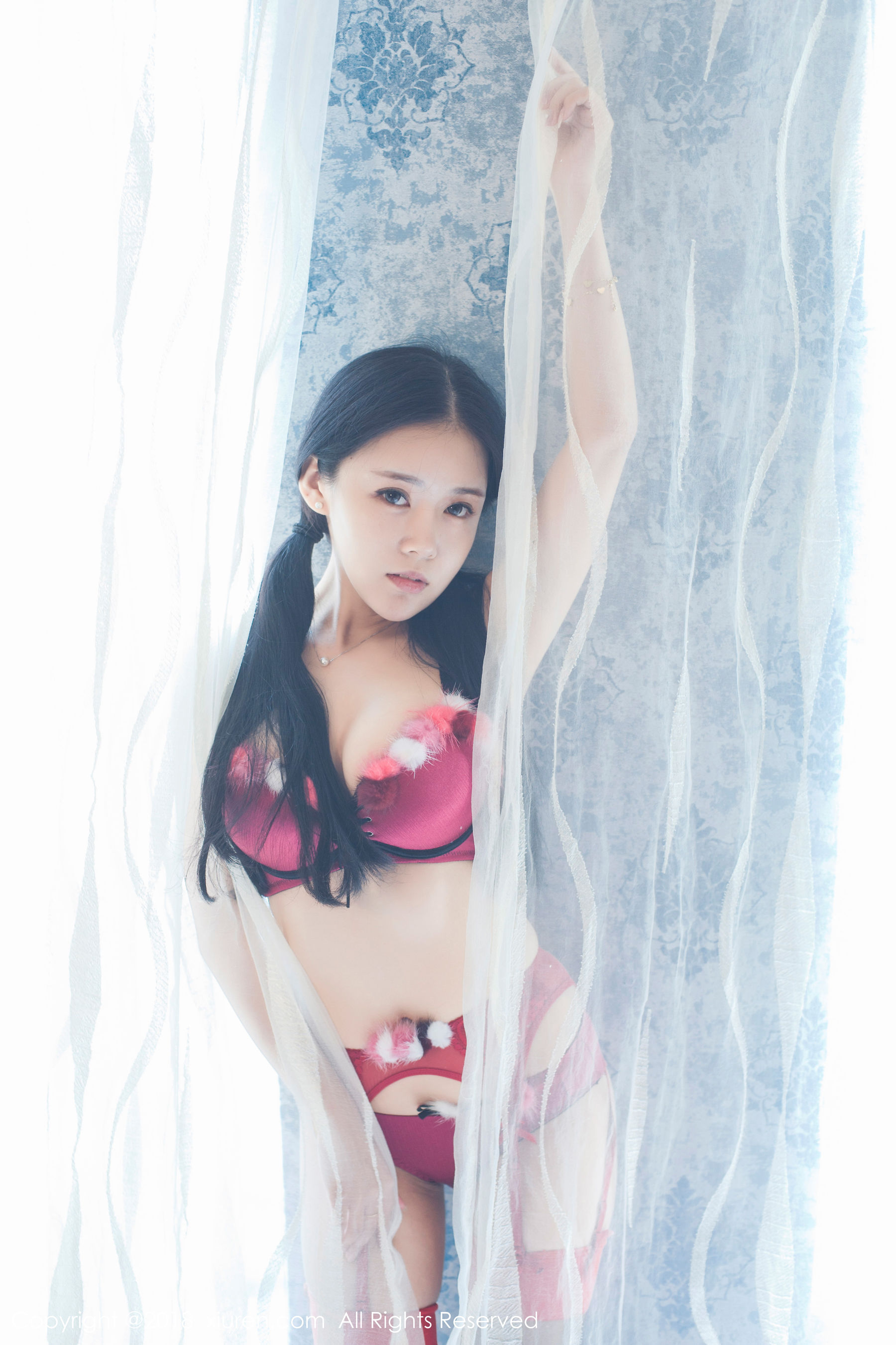  红气球《童颜巨乳稚气未脱小姑娘》 秀人 No.932第15张