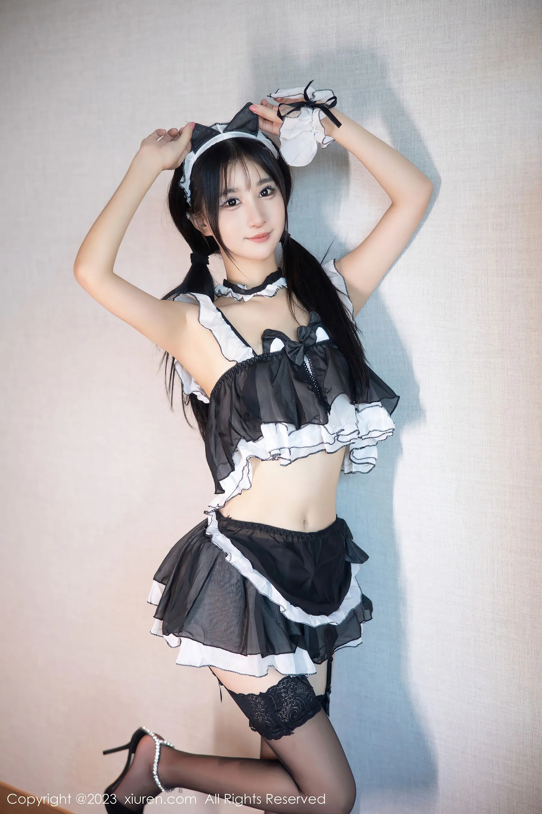  秀人网 No.6795 小果冻儿 黑丝美腿第2张