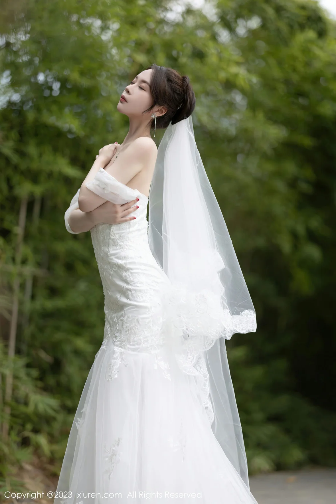 XiuRen 秀人 No.7310 梦心玥 白色婚纱服饰安吉旅拍 [84P]第3张