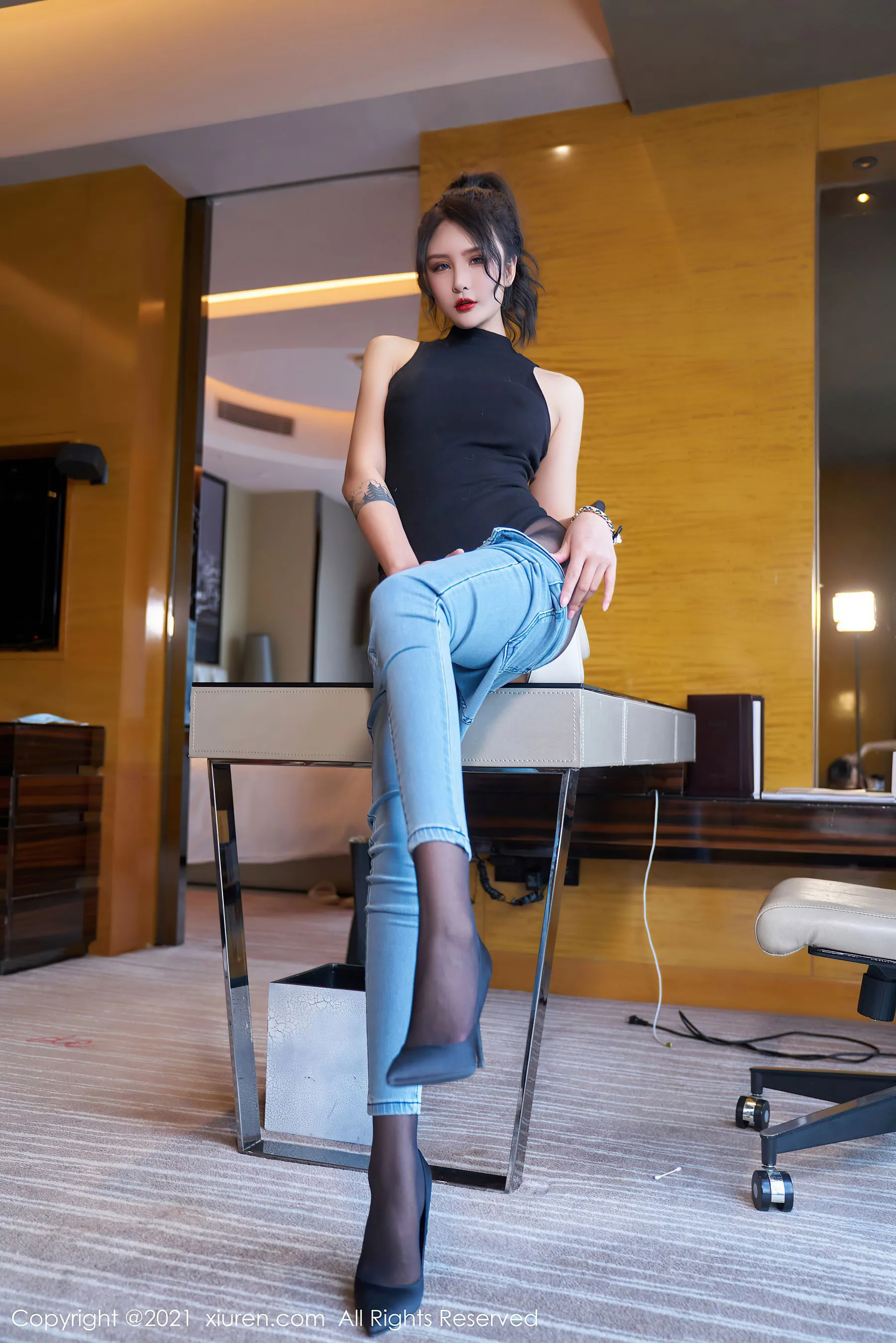  秀人 No.3976 Emily尹菲第24张